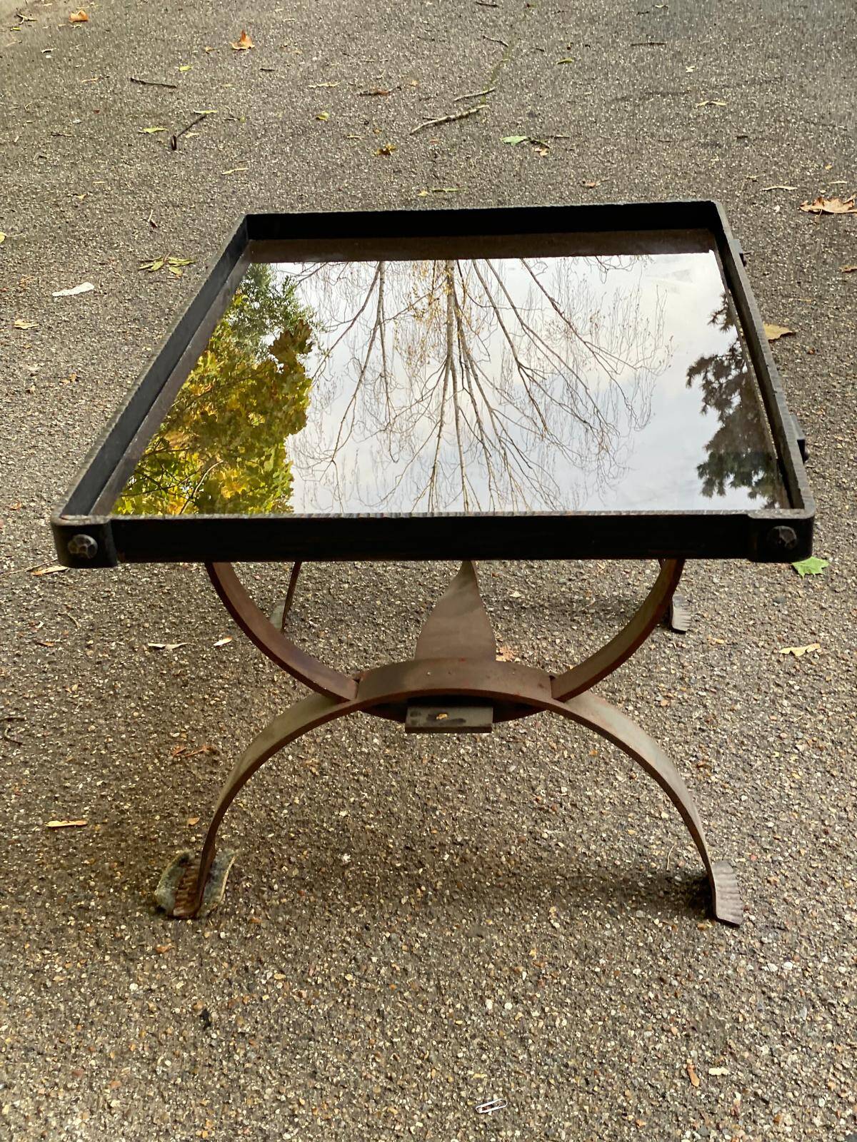 Table basse vintage en fer forgé et verre