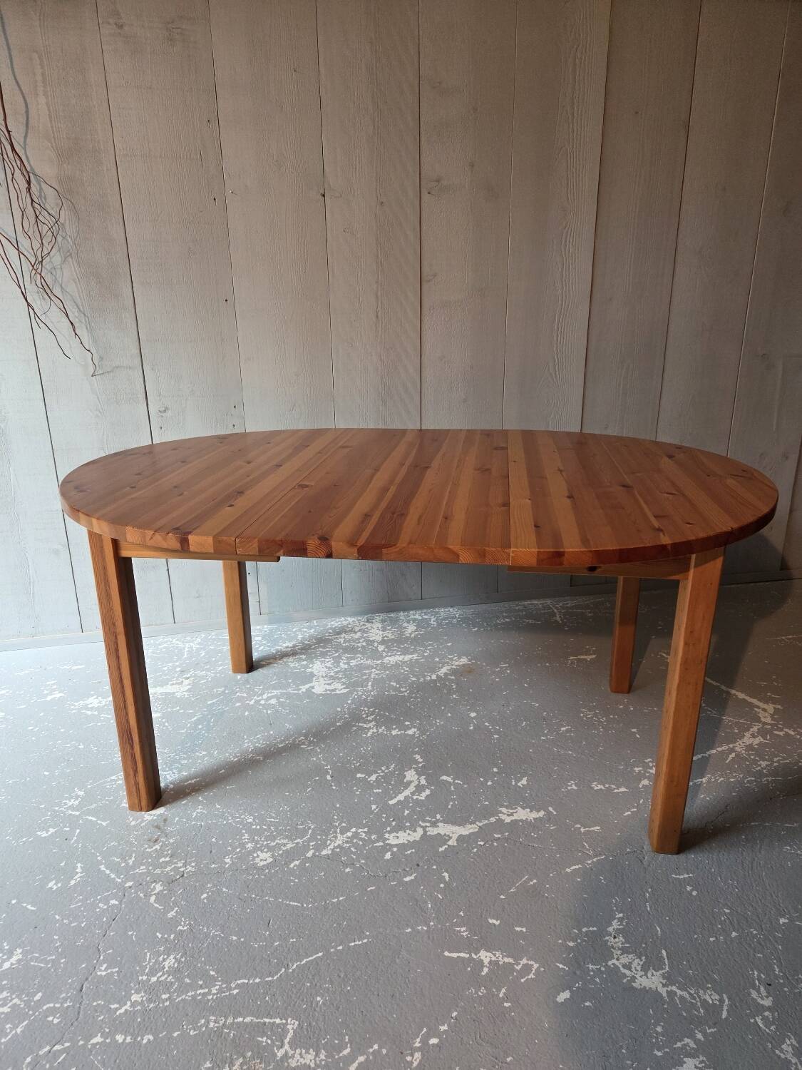 Pine table