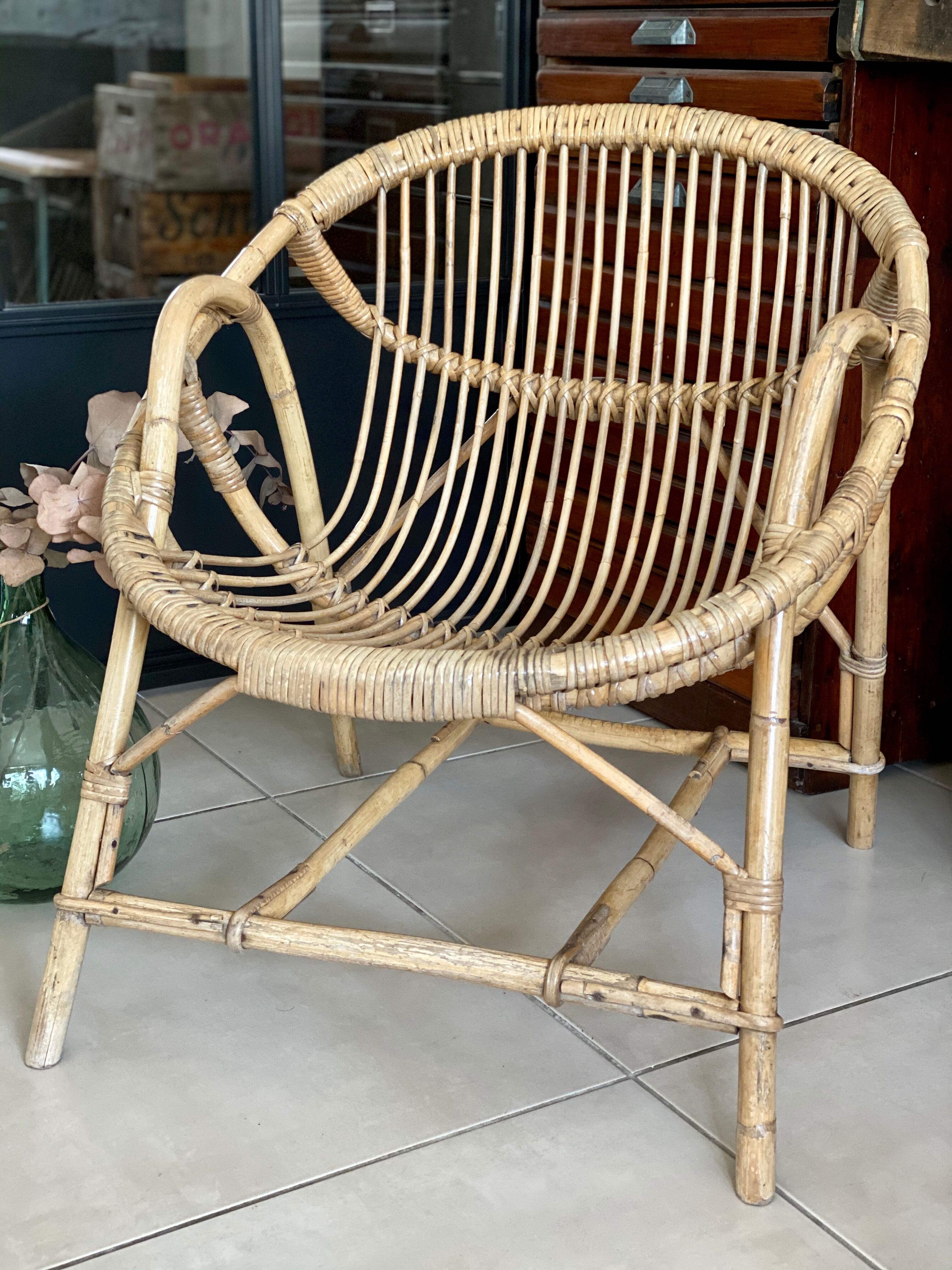 Fauteuil rotin corbeille vintage