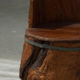 Primitive stump seat in pine, hand-carved, modern Swedish, Wabi Sabi, 1900s.