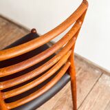 Chaise modèle 82 « Ambassade » en teck massif par Niels O. Møller, Danemark