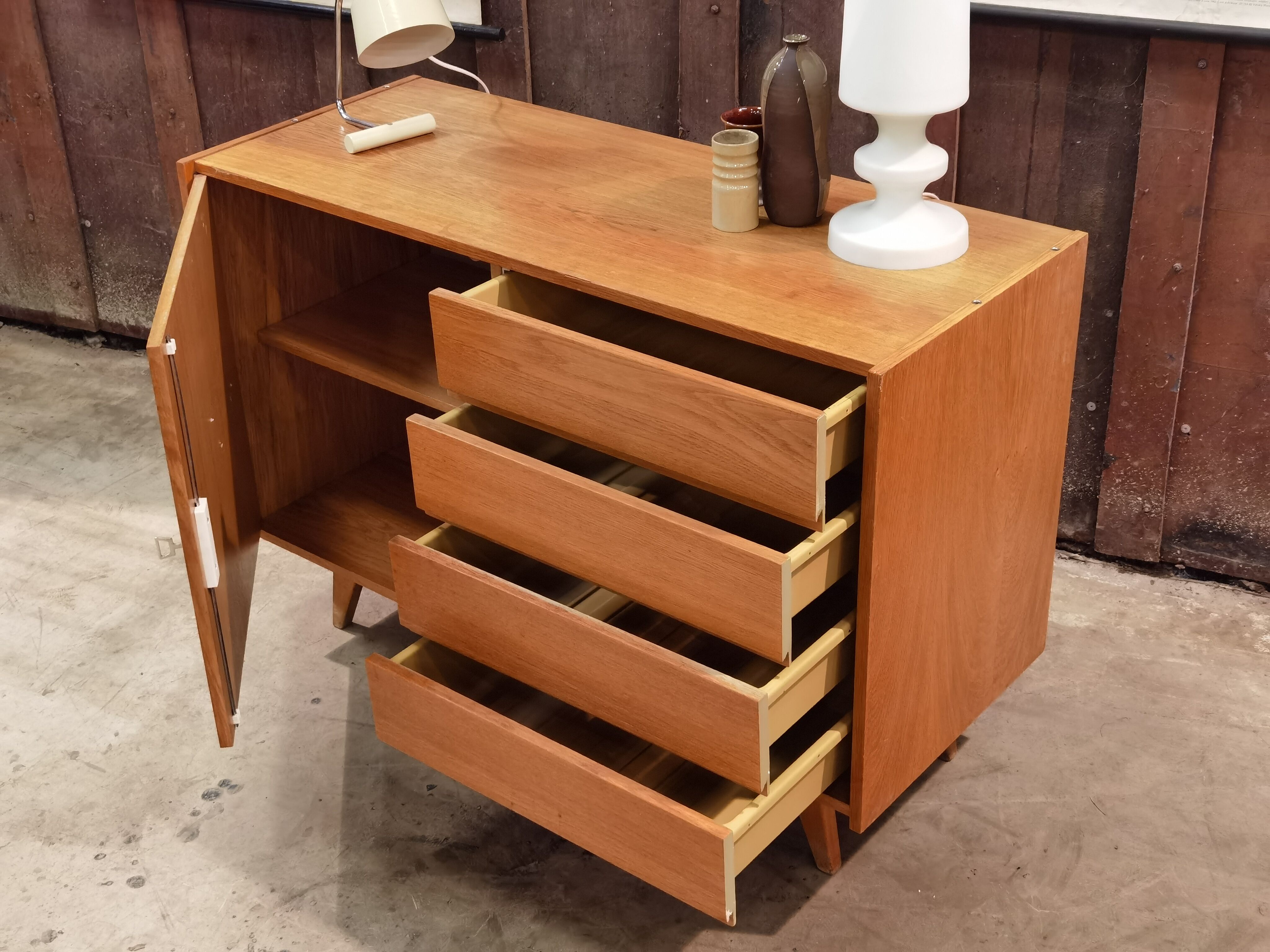 Buffet, U 458 by Jiri Jiroutek