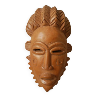 Masque en bois sculpté art africain décoration ethnique tribal