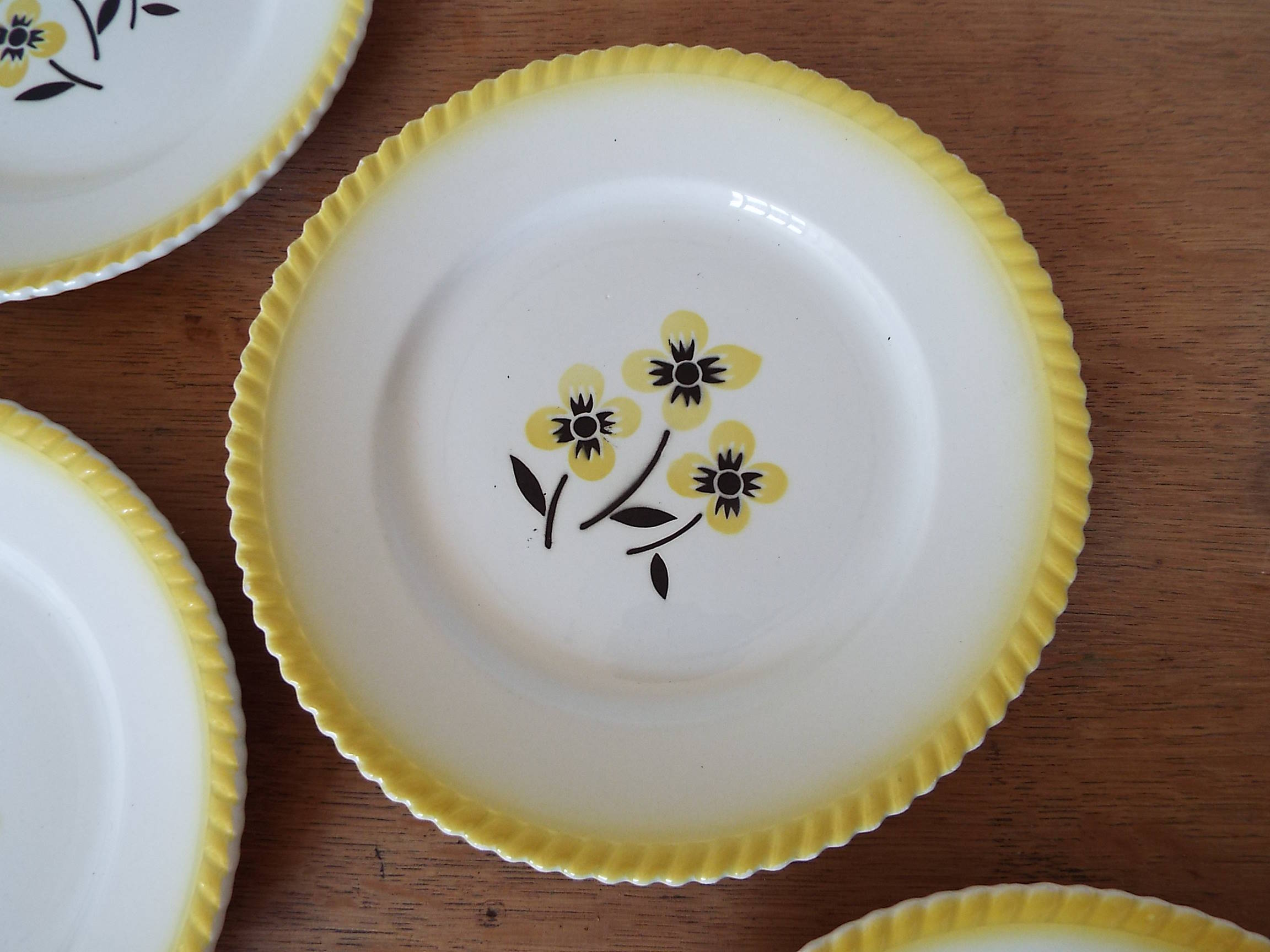 4 assiettes plates