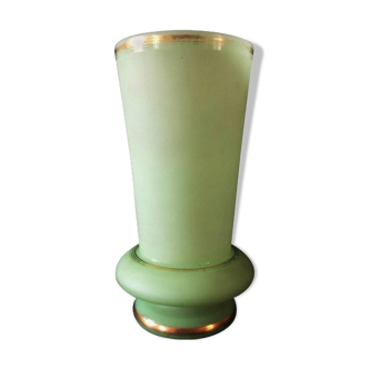 Vase, opaline vert, vers 1930 (art déco)