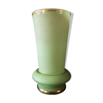 Vase, opaline vert, vers 1930 (art déco)