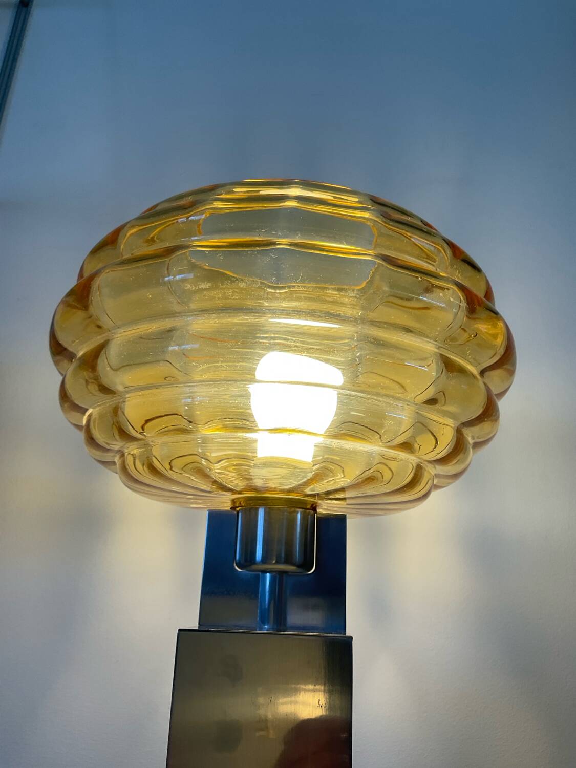 Vintage lamp in amber glass and aluminum