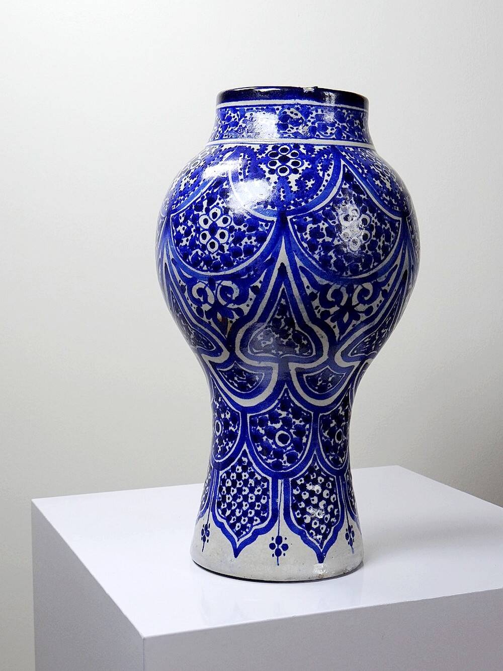 Large Moroccan vase/jar Fez handmade ceramic Khabia 19th-20th century cobalt