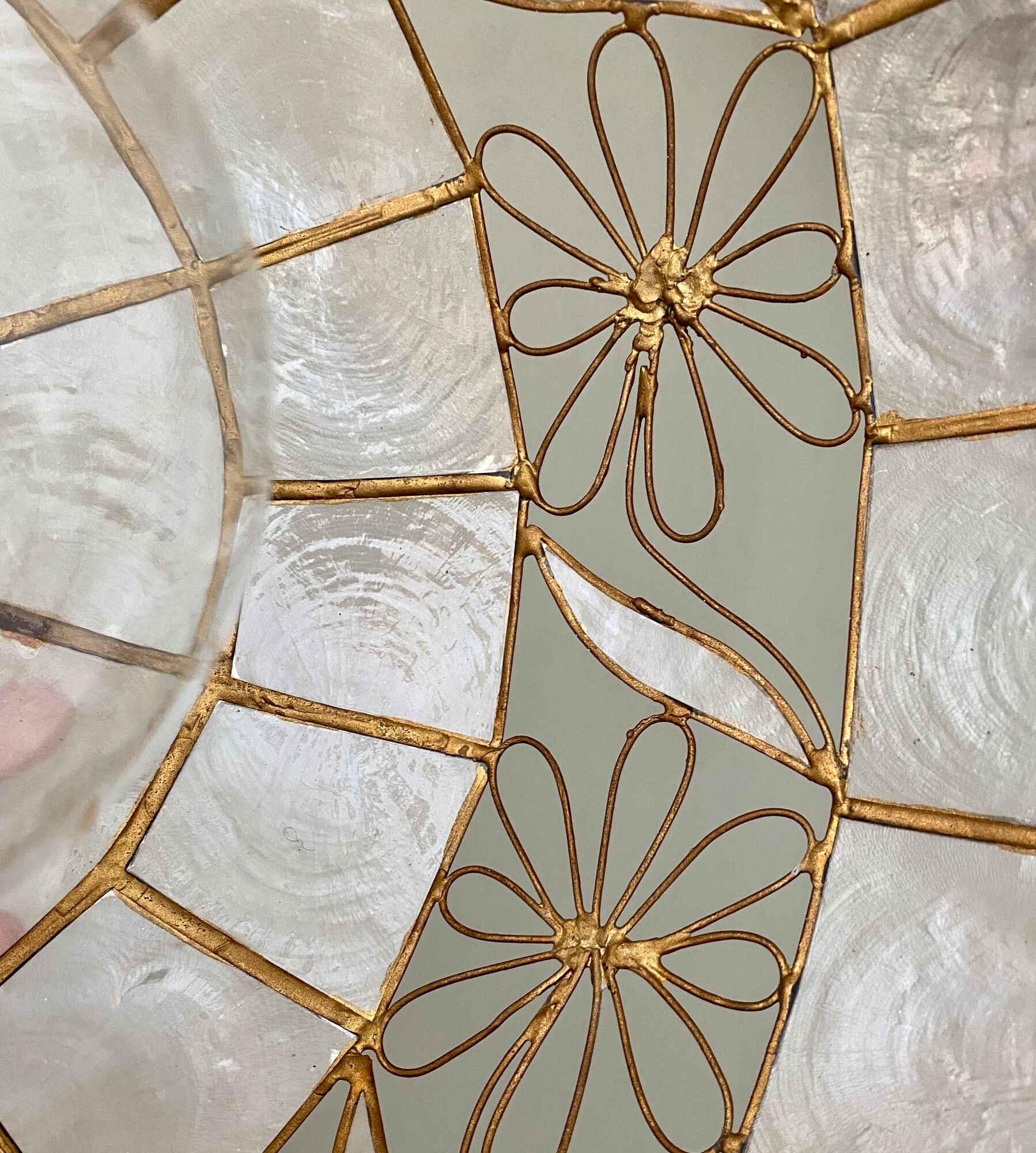 Vintage lampshade suspension in mother-of-pearl and brass