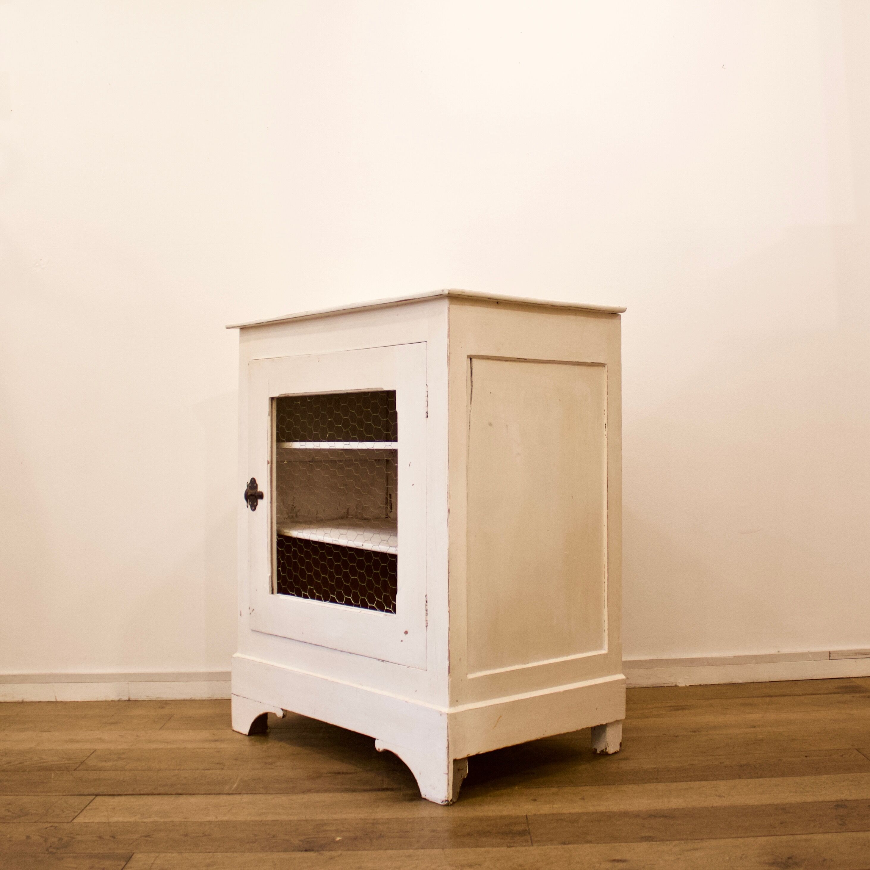 1940's kitchen cabinet