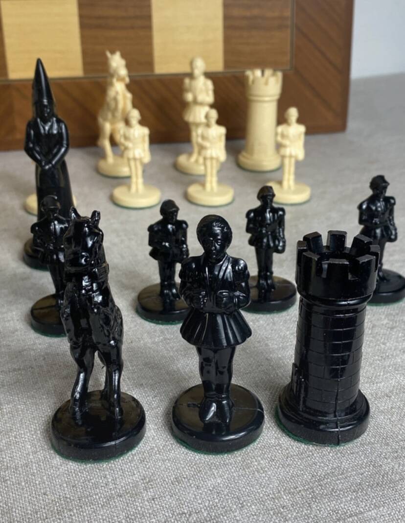 Large Vintage Medieval Chess Set Ajedrez Fantasia