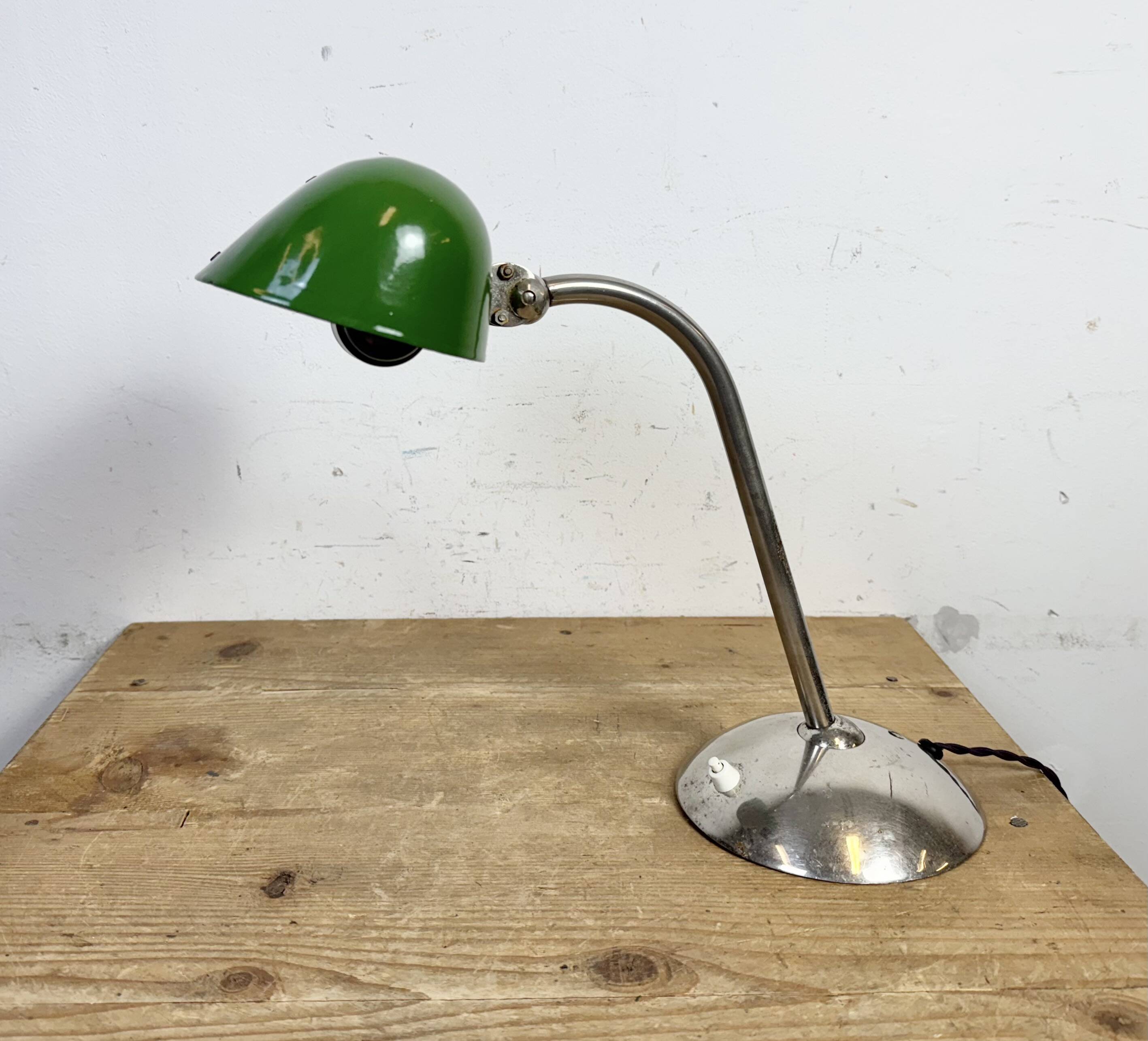 Vintage Green Enamel Bankers Table Lamp, 1950s