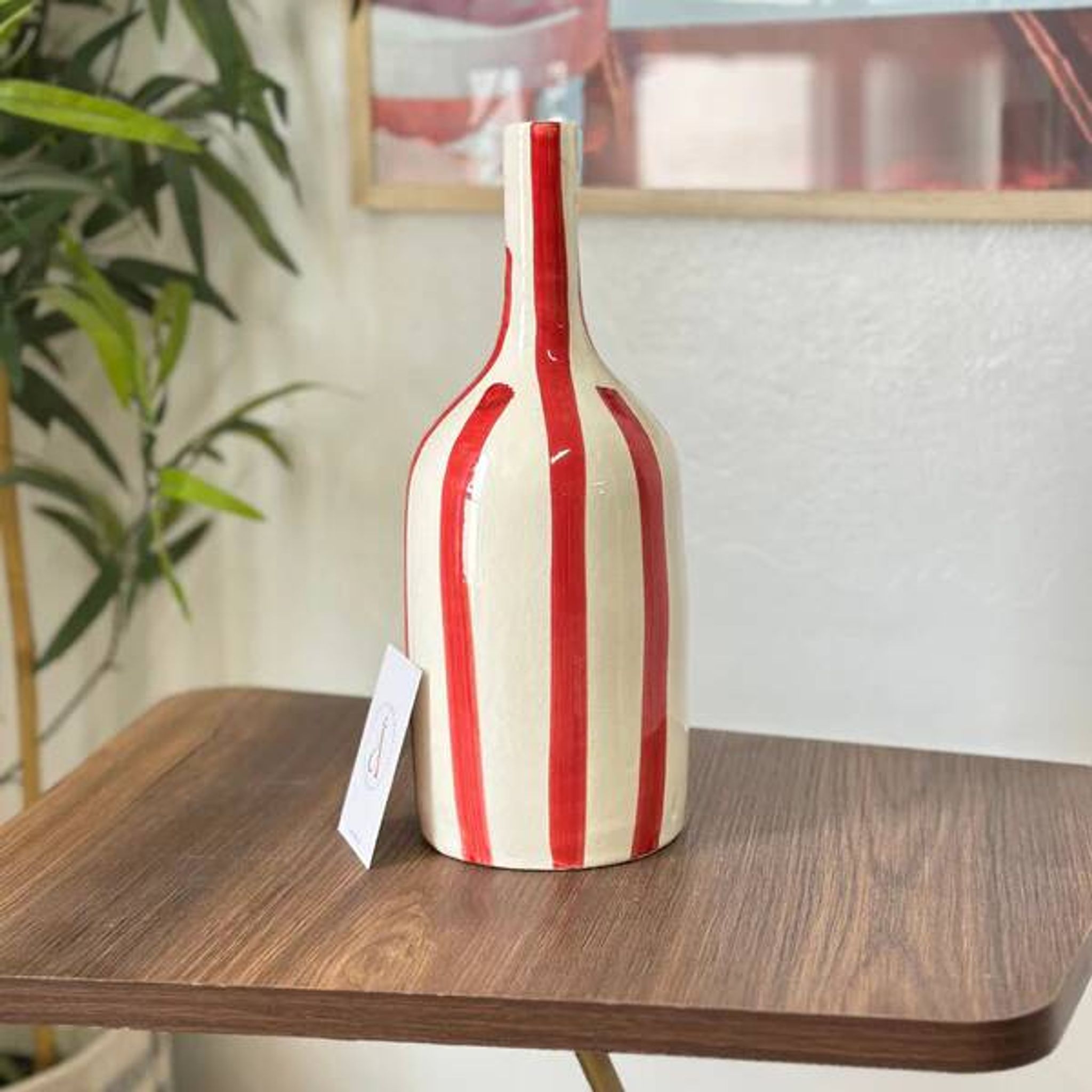 Vase artisanal bouteille rouge rayé
