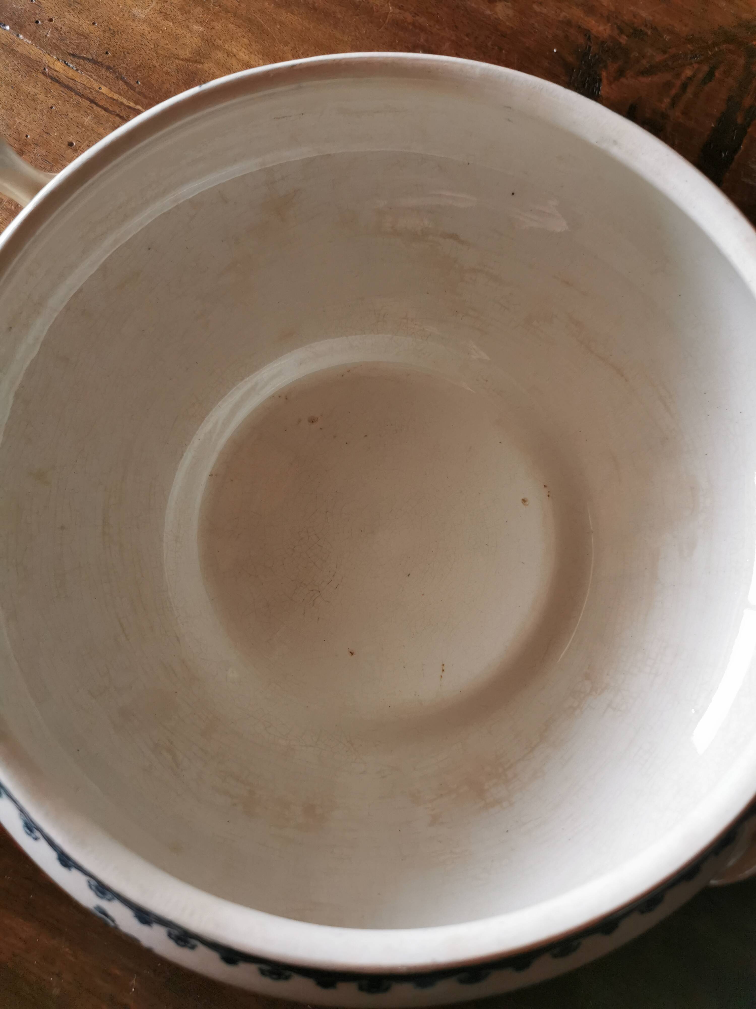 Old tureen Ste Amandinoise