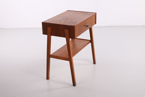 Table de chevet vintage avec poignée en acier, maison des années 1950 / table de chevet vintage avec poignée en acier, années 1950