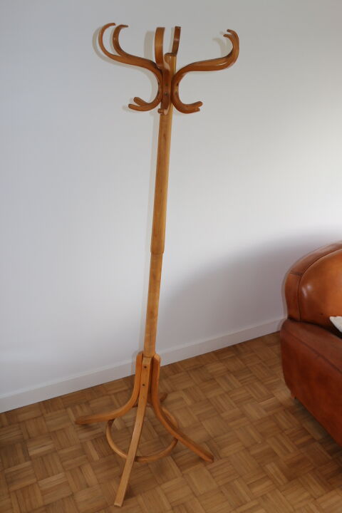 Baumann simple light beech parrot coat holder