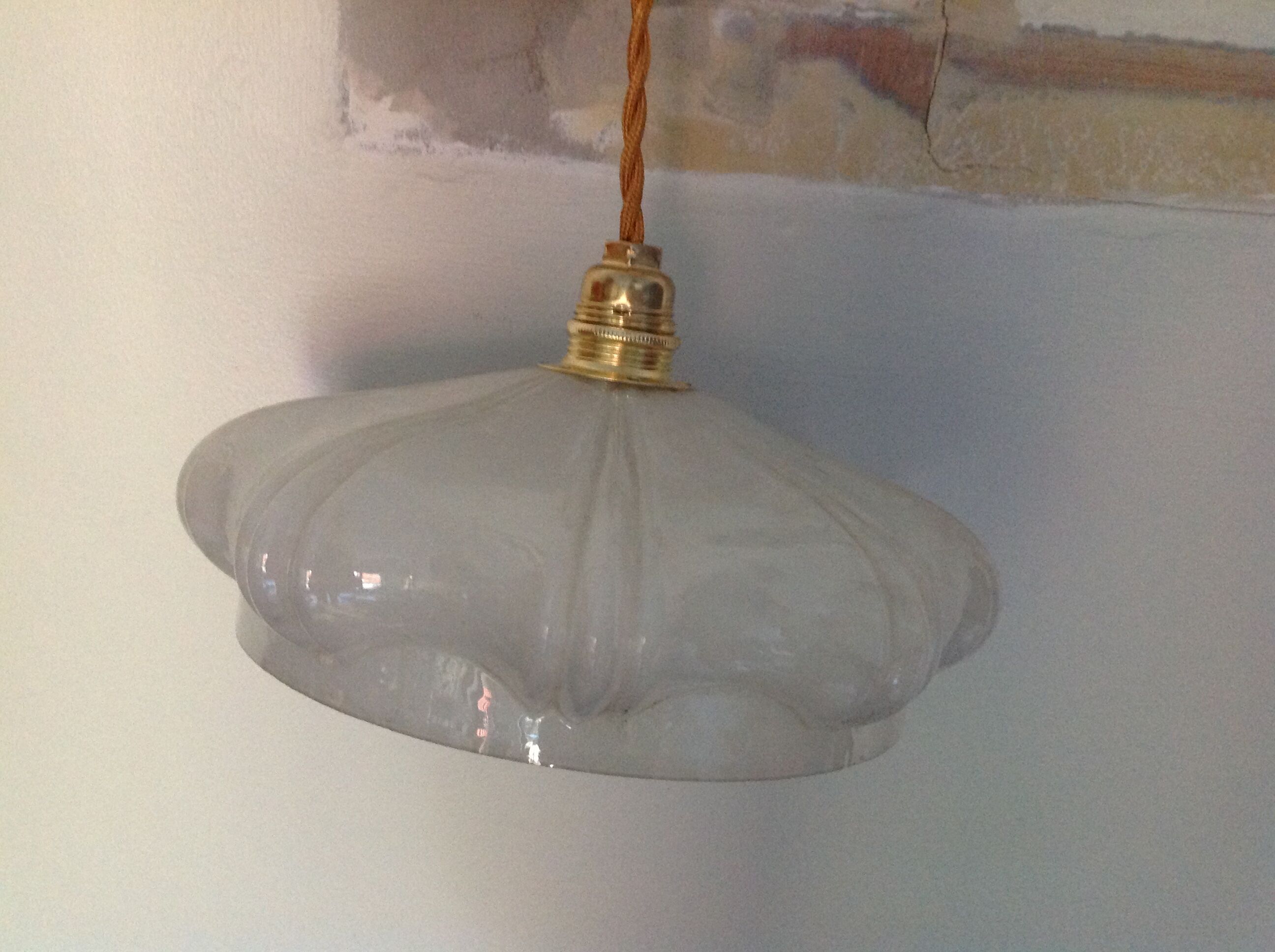 White opaline suspension