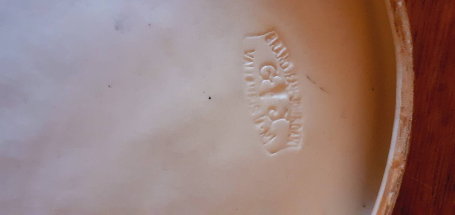 Ceramic pocket emptier with wood motif by GranJean Jourdan Vallauris