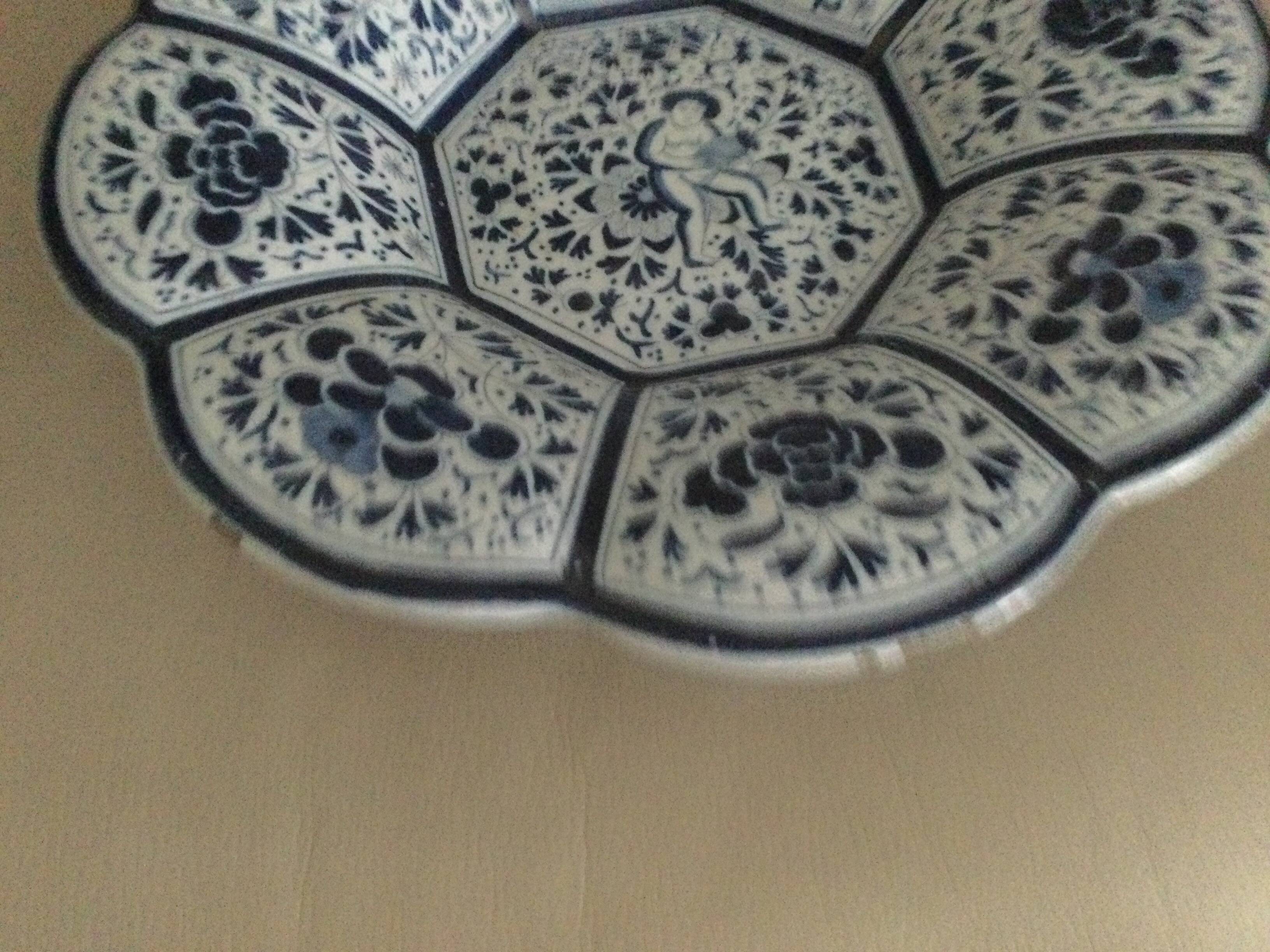 Delft earthenware polylobed dish.