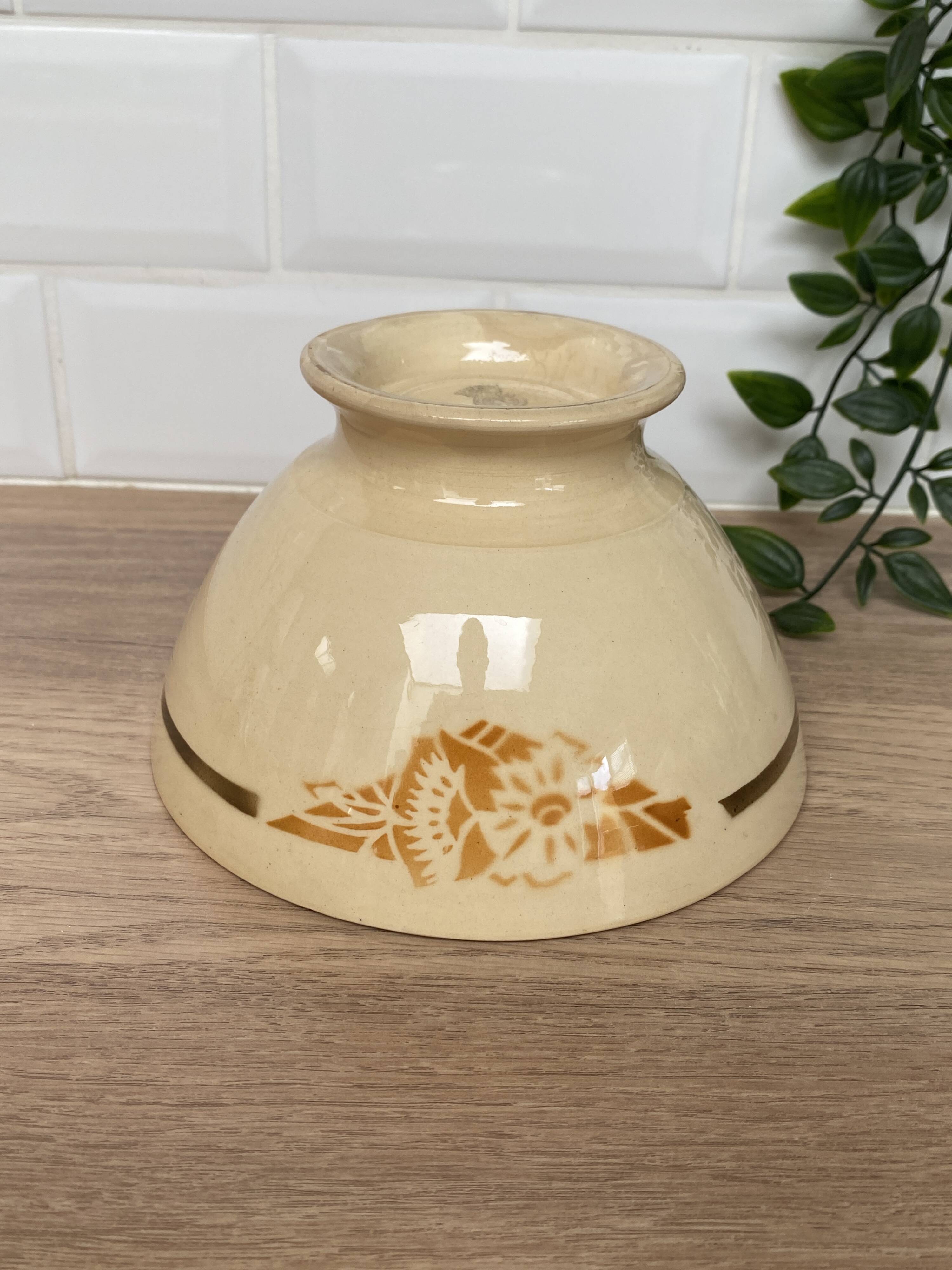 Antique half-porcelain bowl from Badonviller