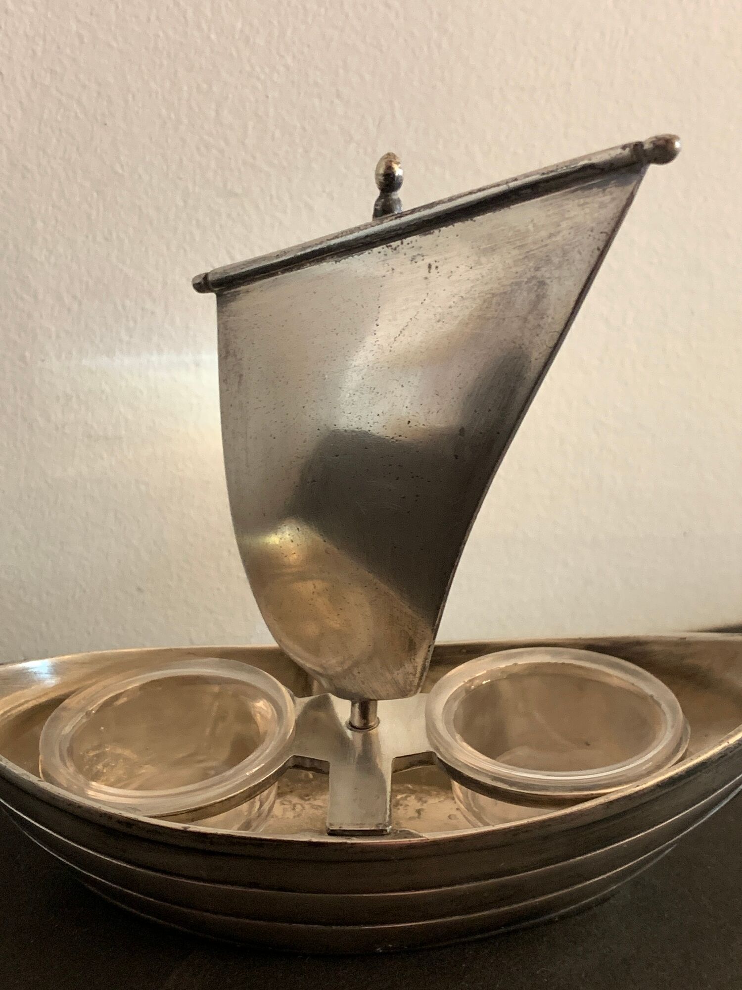 Gallia sailing art deco sailboat, in silver metal with Baccarat crystal salters