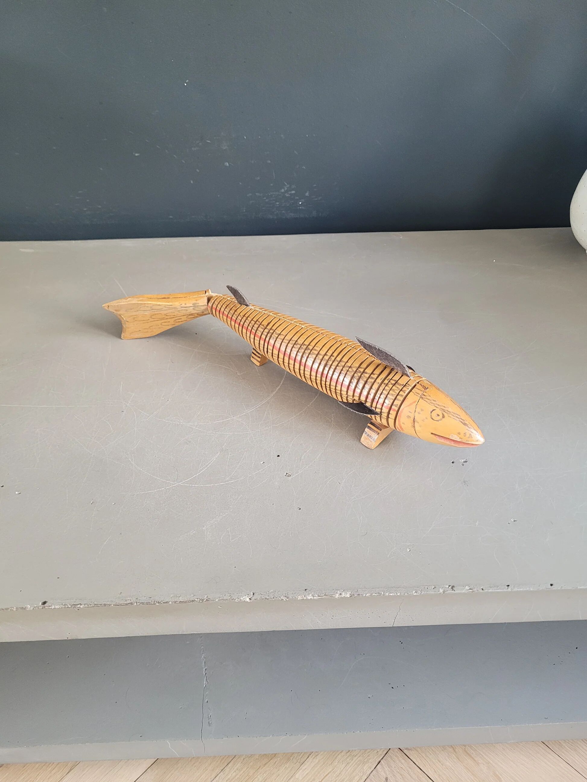 Vintage handmade wooden articulated fish - Ref 854