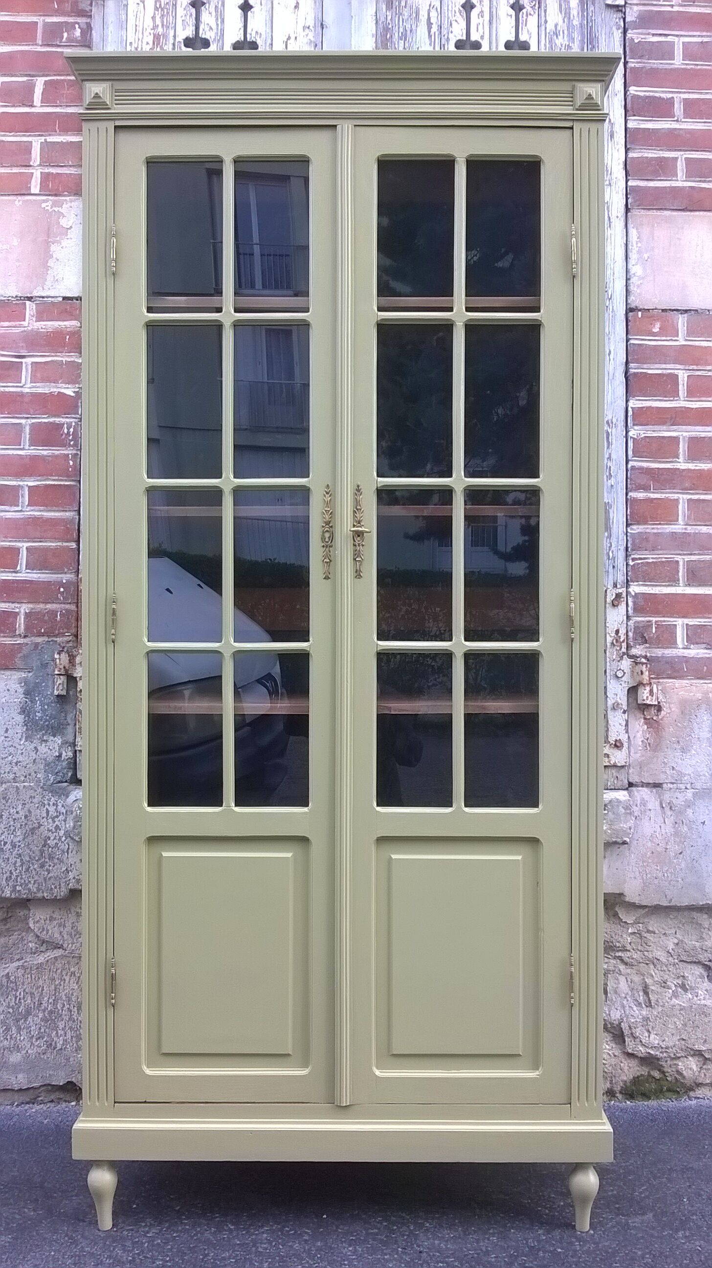 Parisian showcase cabinet 1930