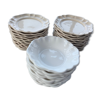 Lot of 12 small plates perfect earthenware condition