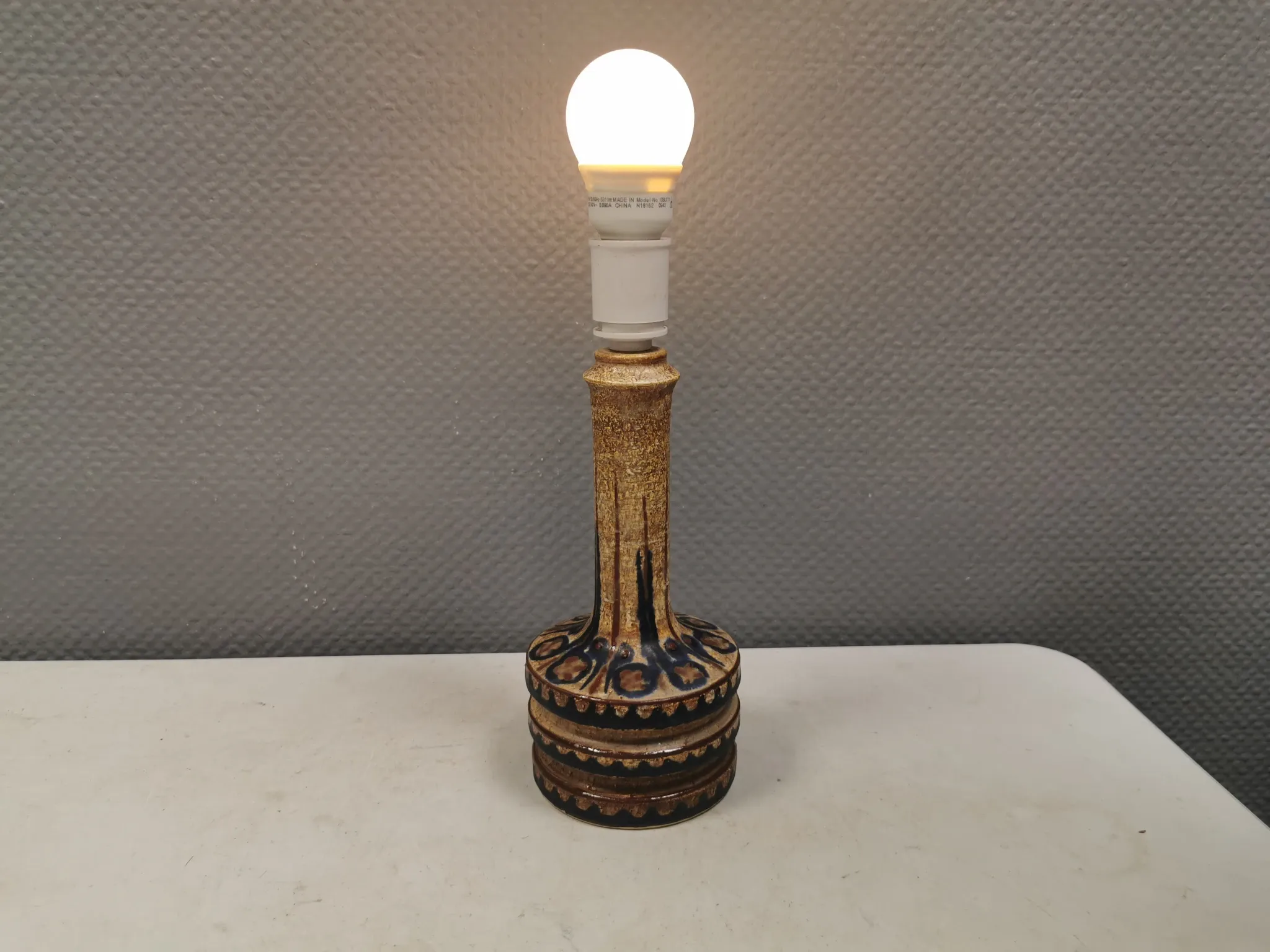 Ceramic table lamp from the 1970s–80s, by Jette Hellerøe for Axella Denmark