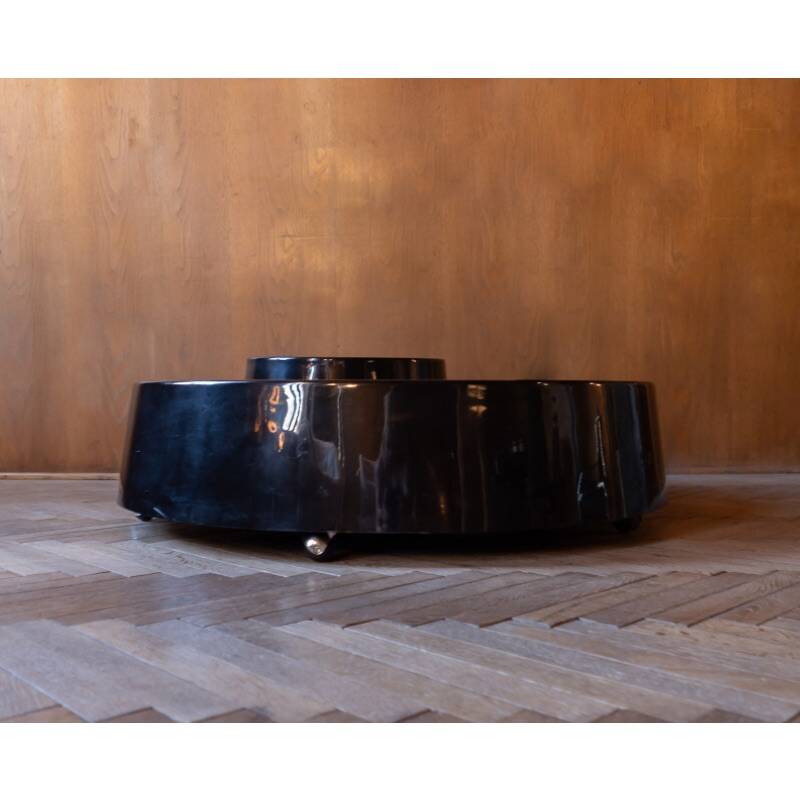 "Fioriera" side table by B&B Italia, Italy 1970s