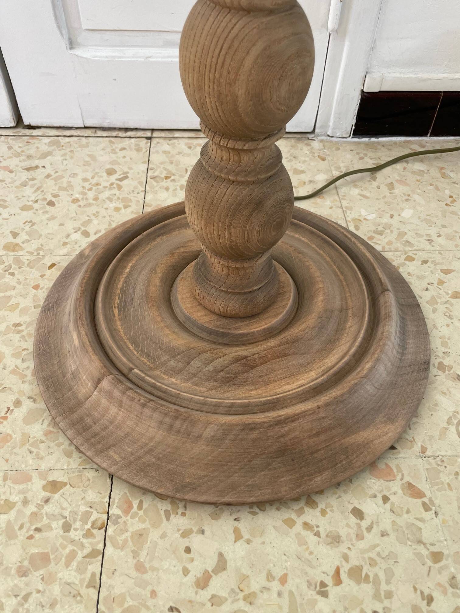 Lampadaire vintage en bois naturel et abat jour en corde années 1960