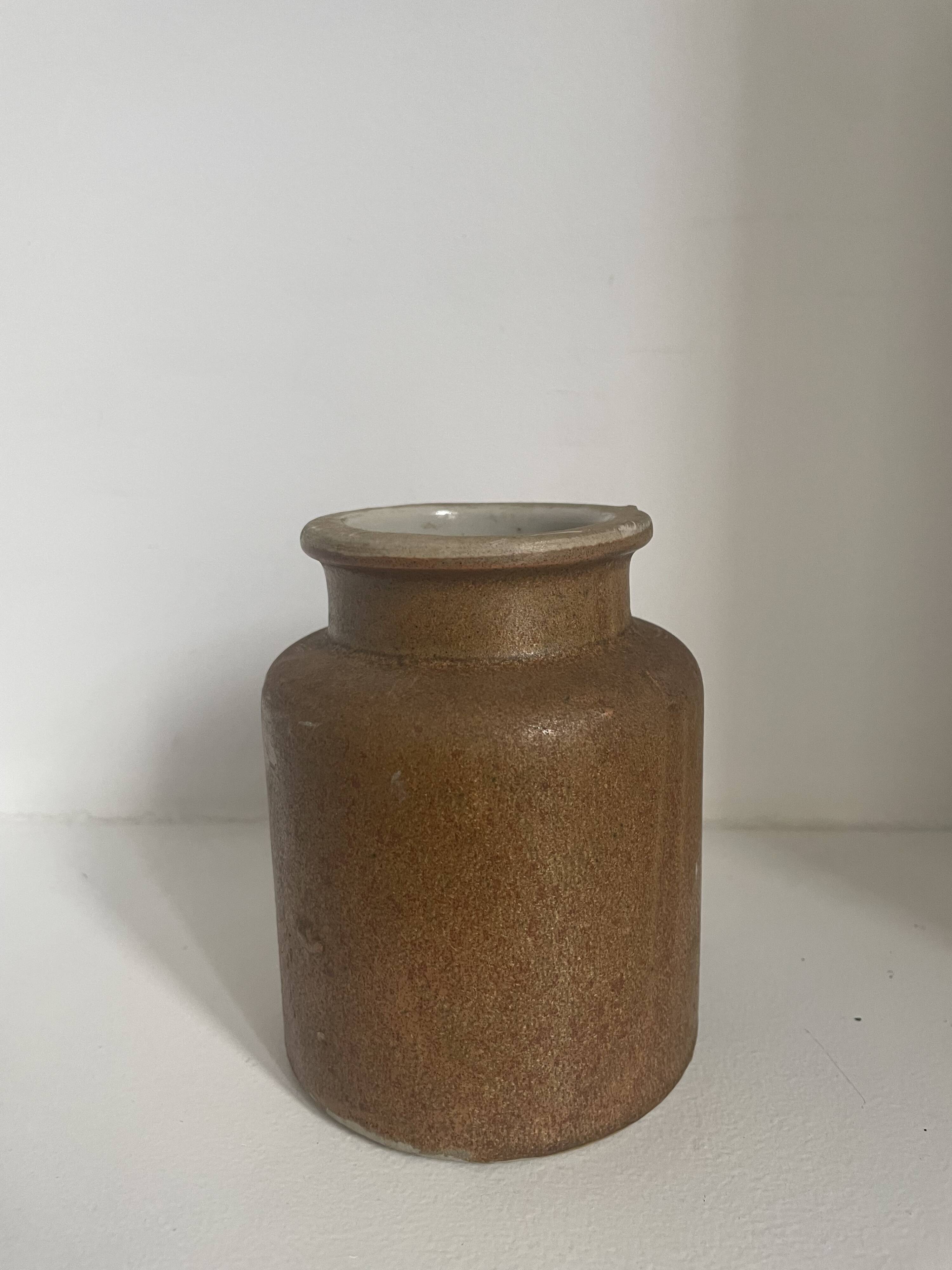 Set of 13 decorative items