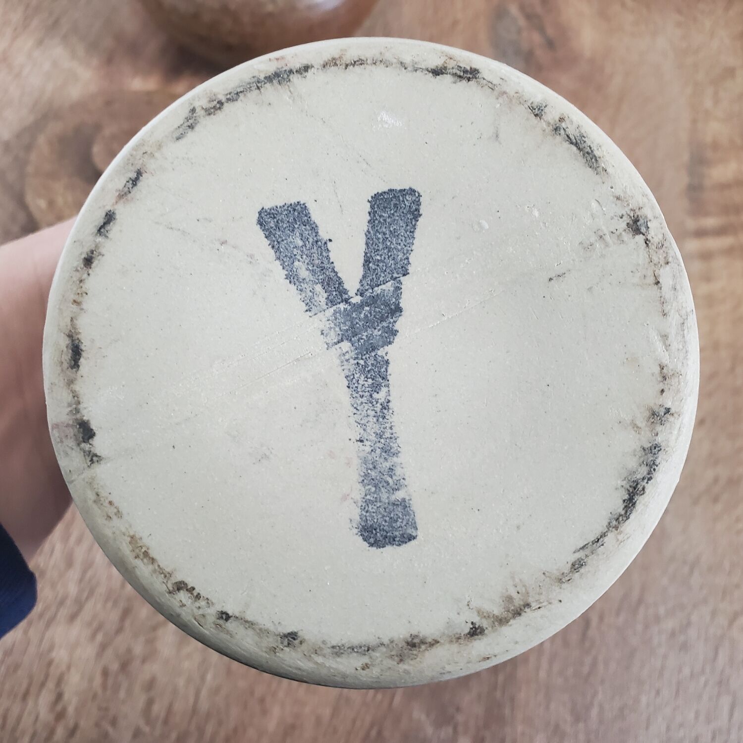 Set of 2 ceramic pots