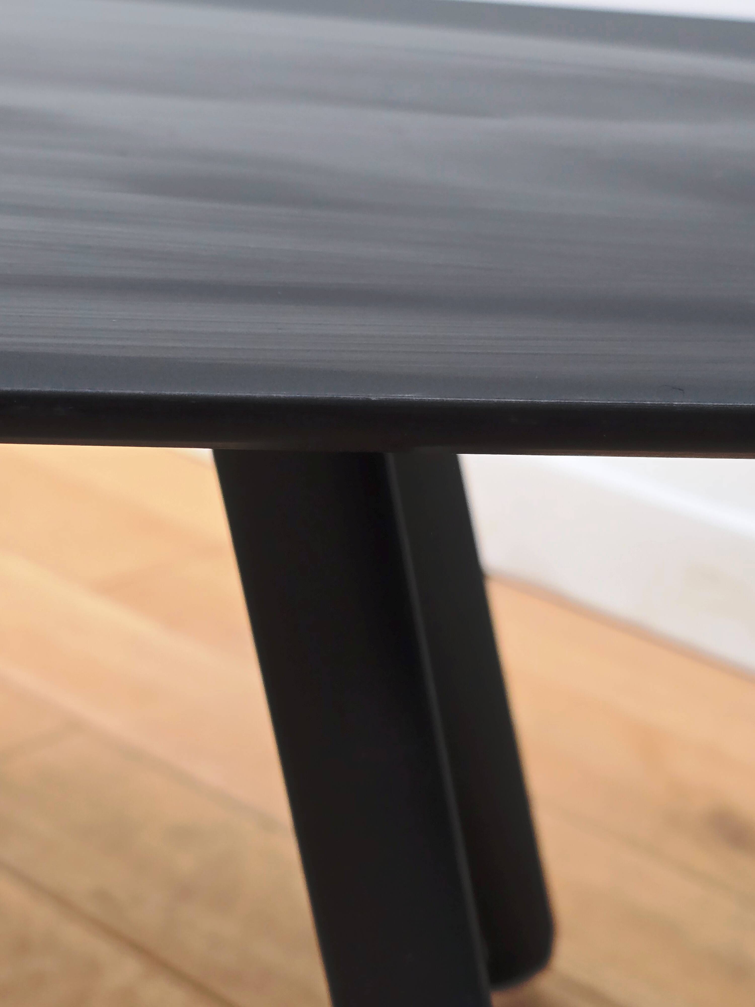 Solapa coffee table, Stua