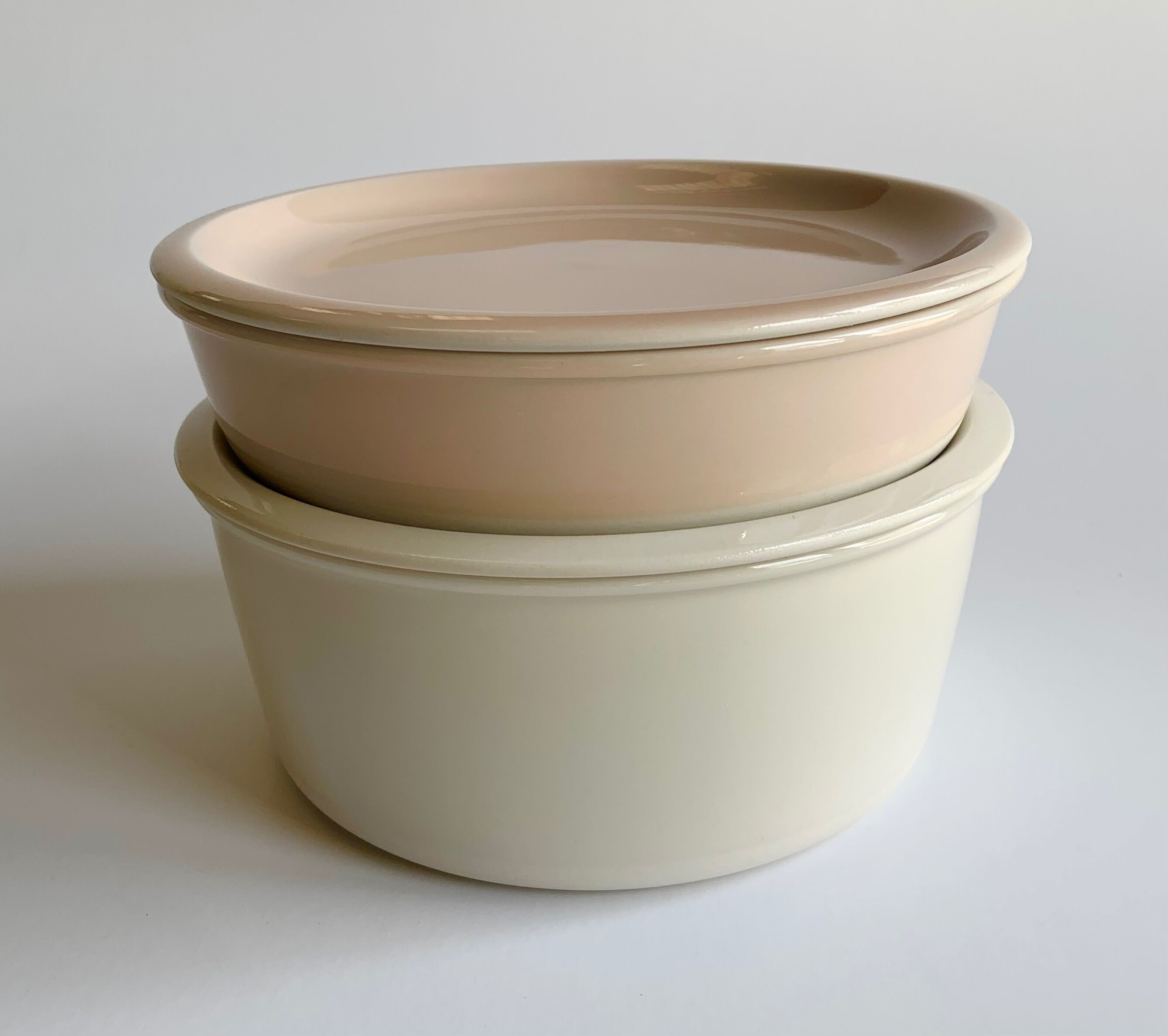 Saladiers and lids Jars Cantine