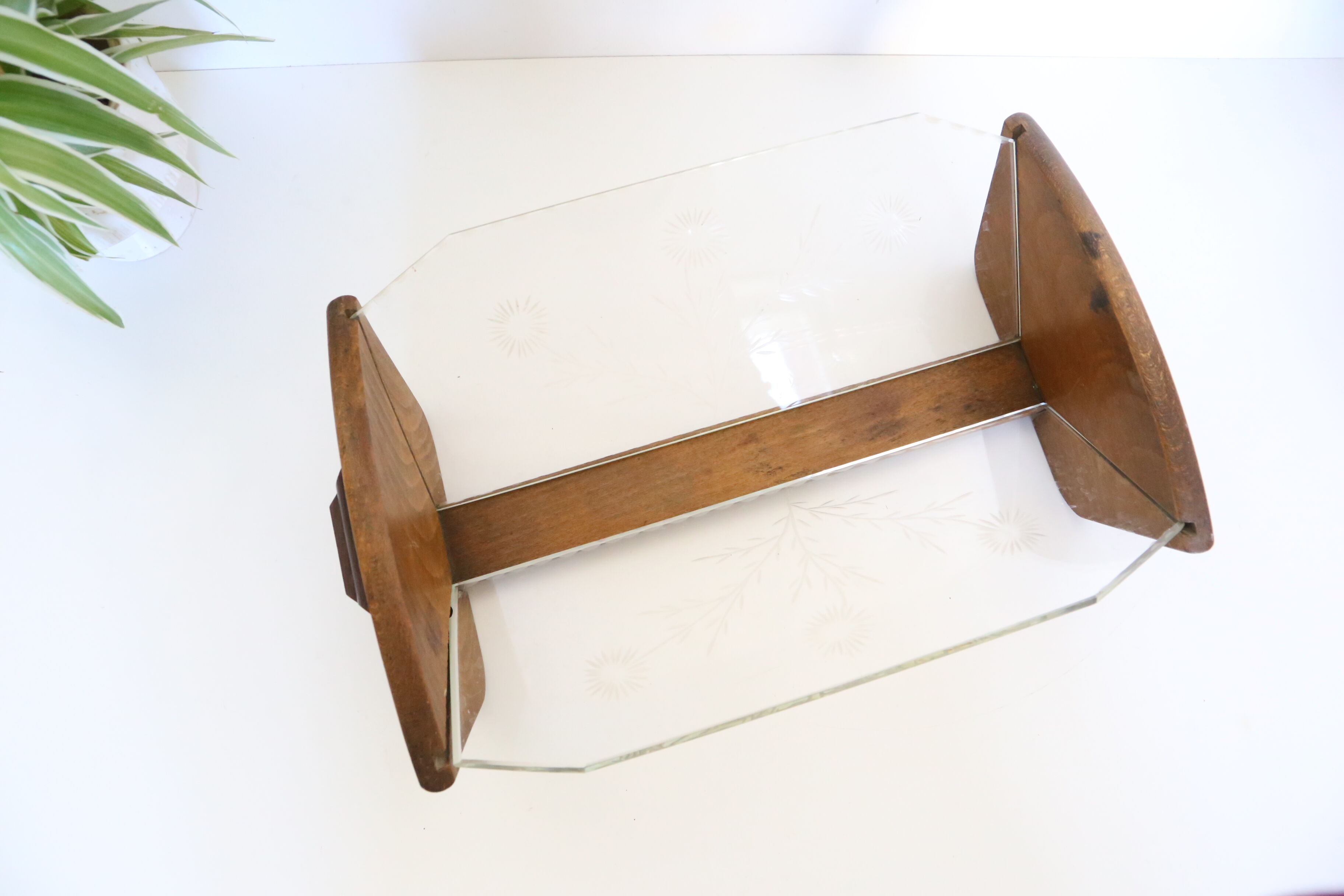 Trinket bowl wooden and glass with chiseled ornaments