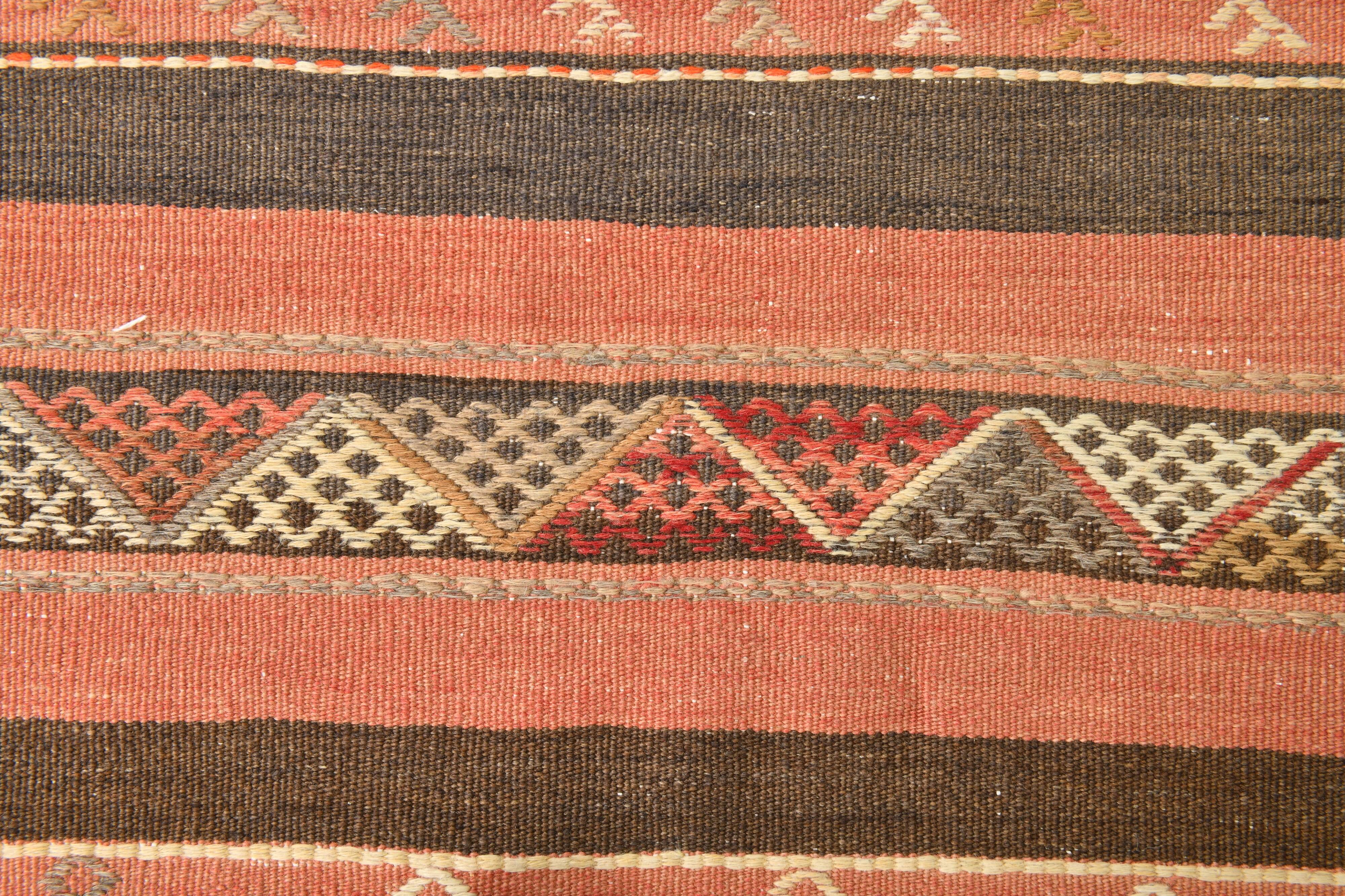 4x7 Red & Brown Vintage Kilim Rug, 123x205Cm
