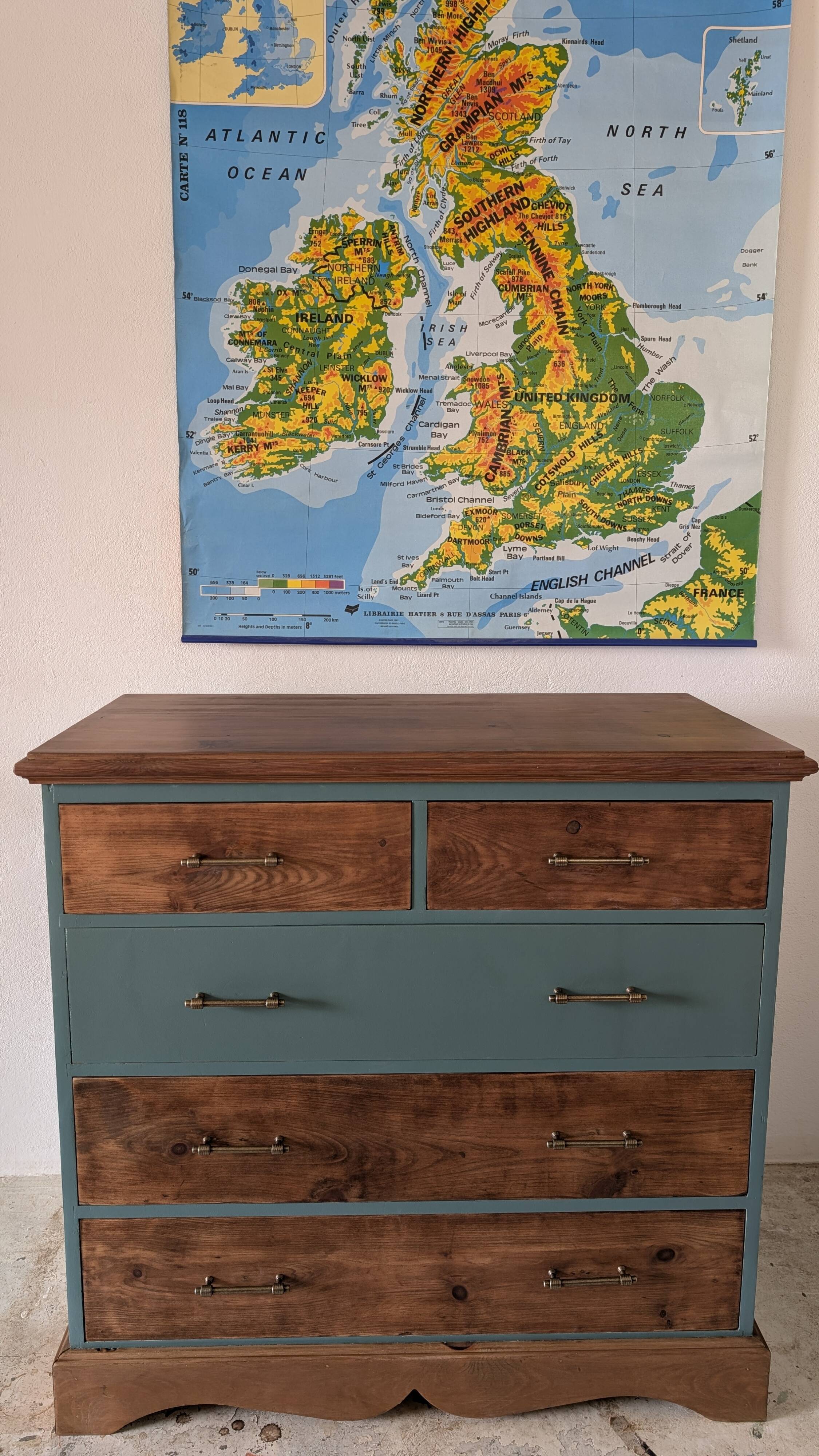 Chest of drawers with 5 drawers