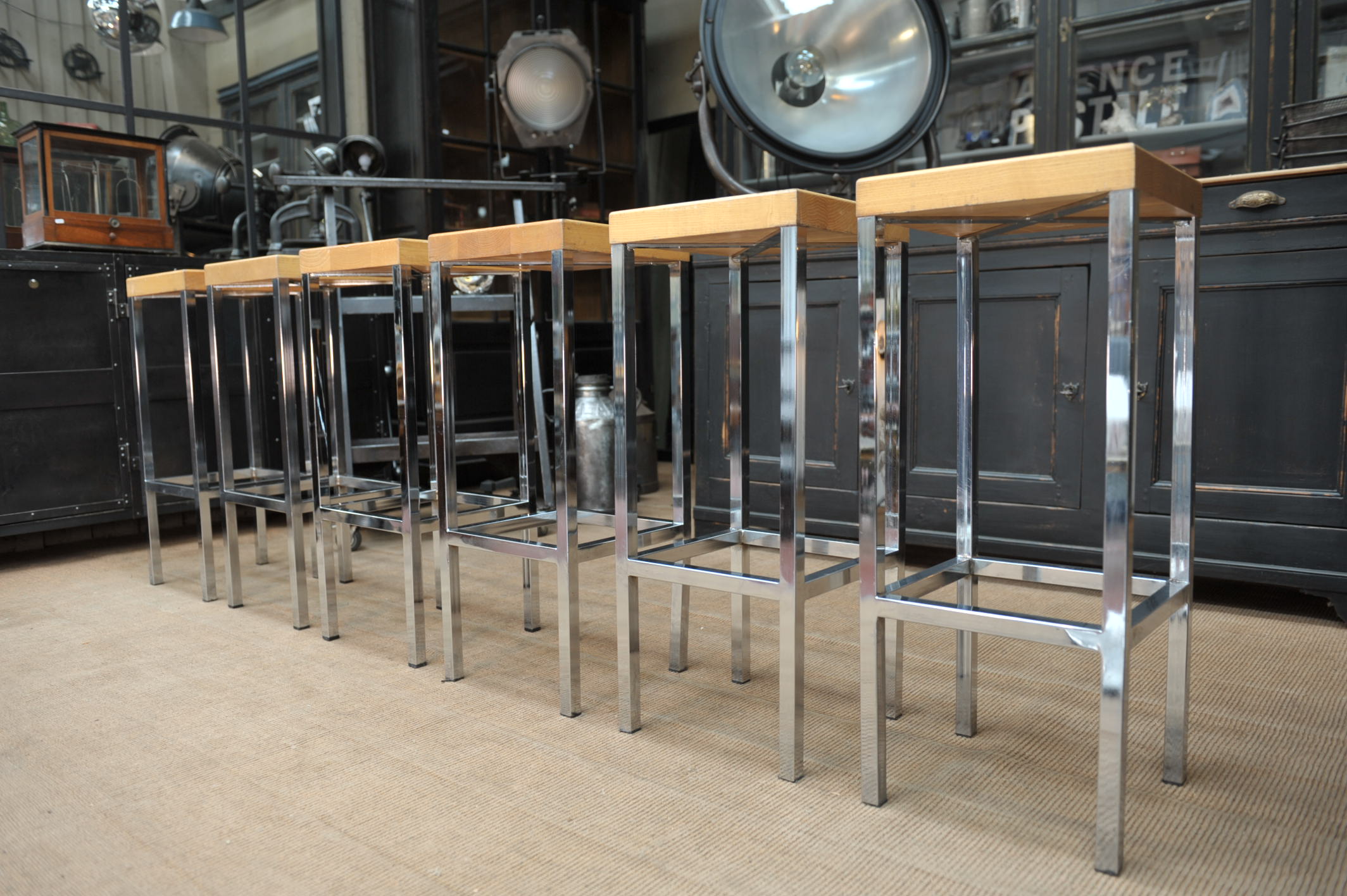 Lot of 6 old bar top stools 1970