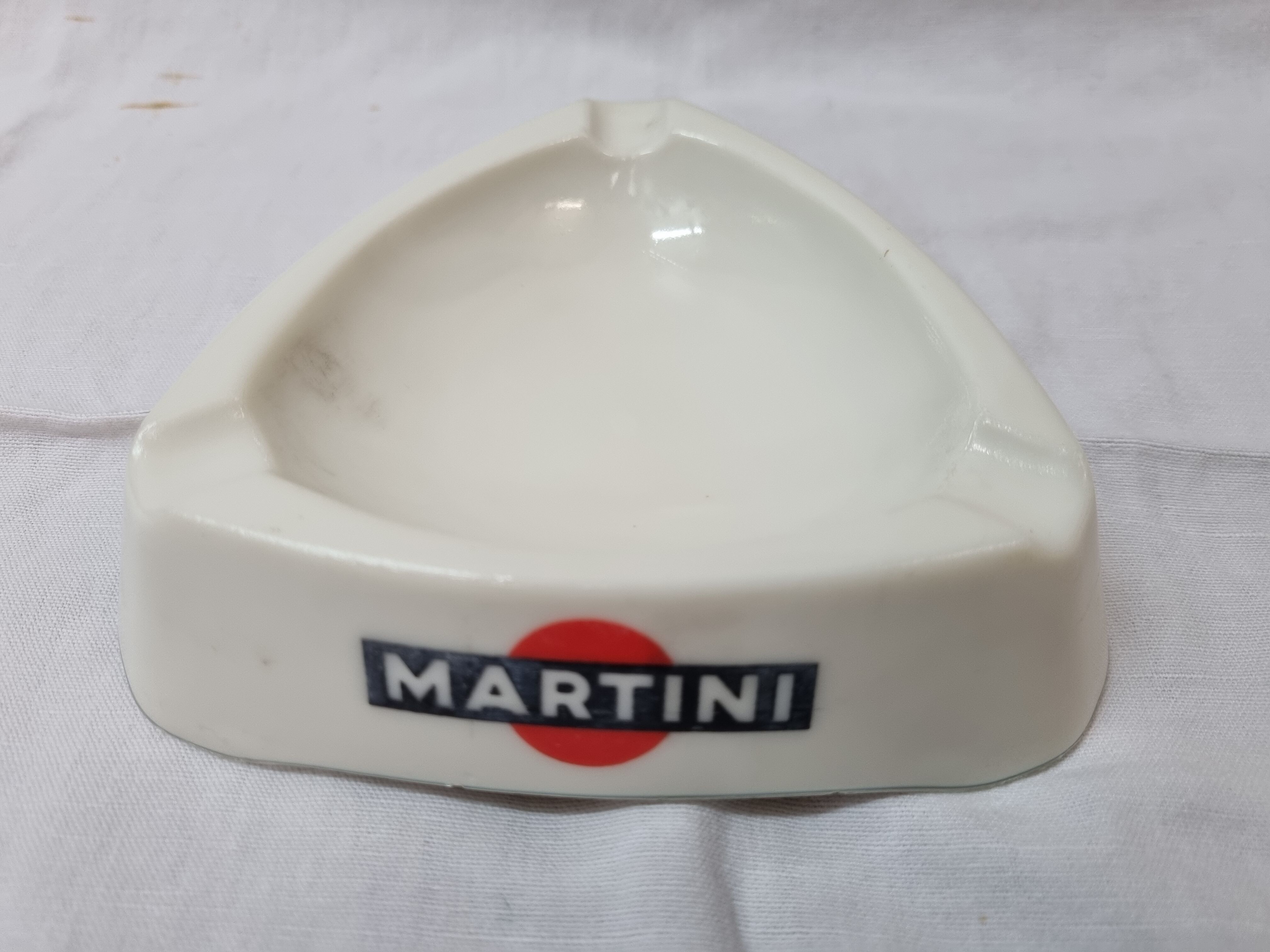 Cendrier triangulaire verre Martini