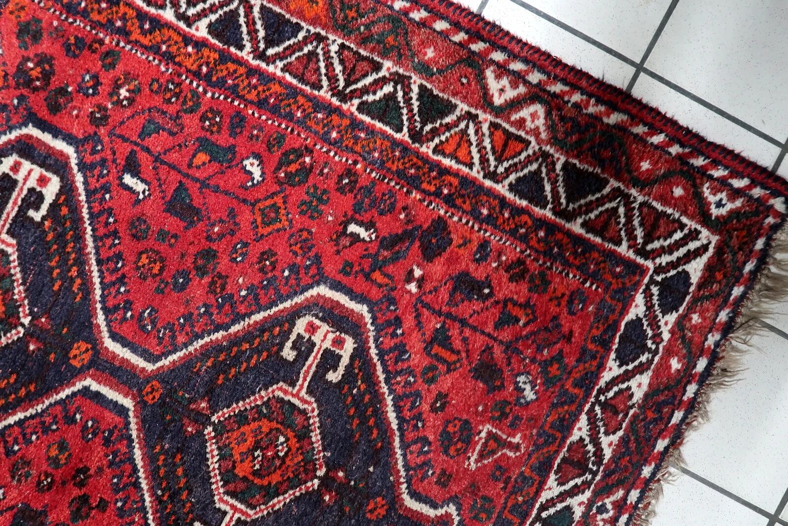1930s Handmade Wool Rug with Three Medallions, 114 × 159 cm - 1C1294