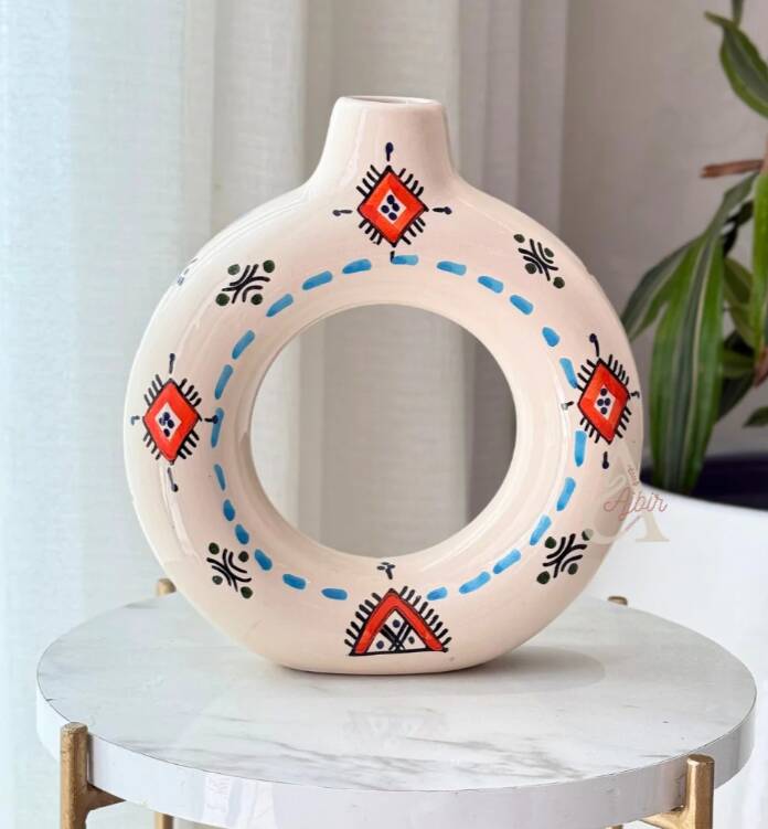 Handcrafted vase Tafoukt Amazigh Ameqrane