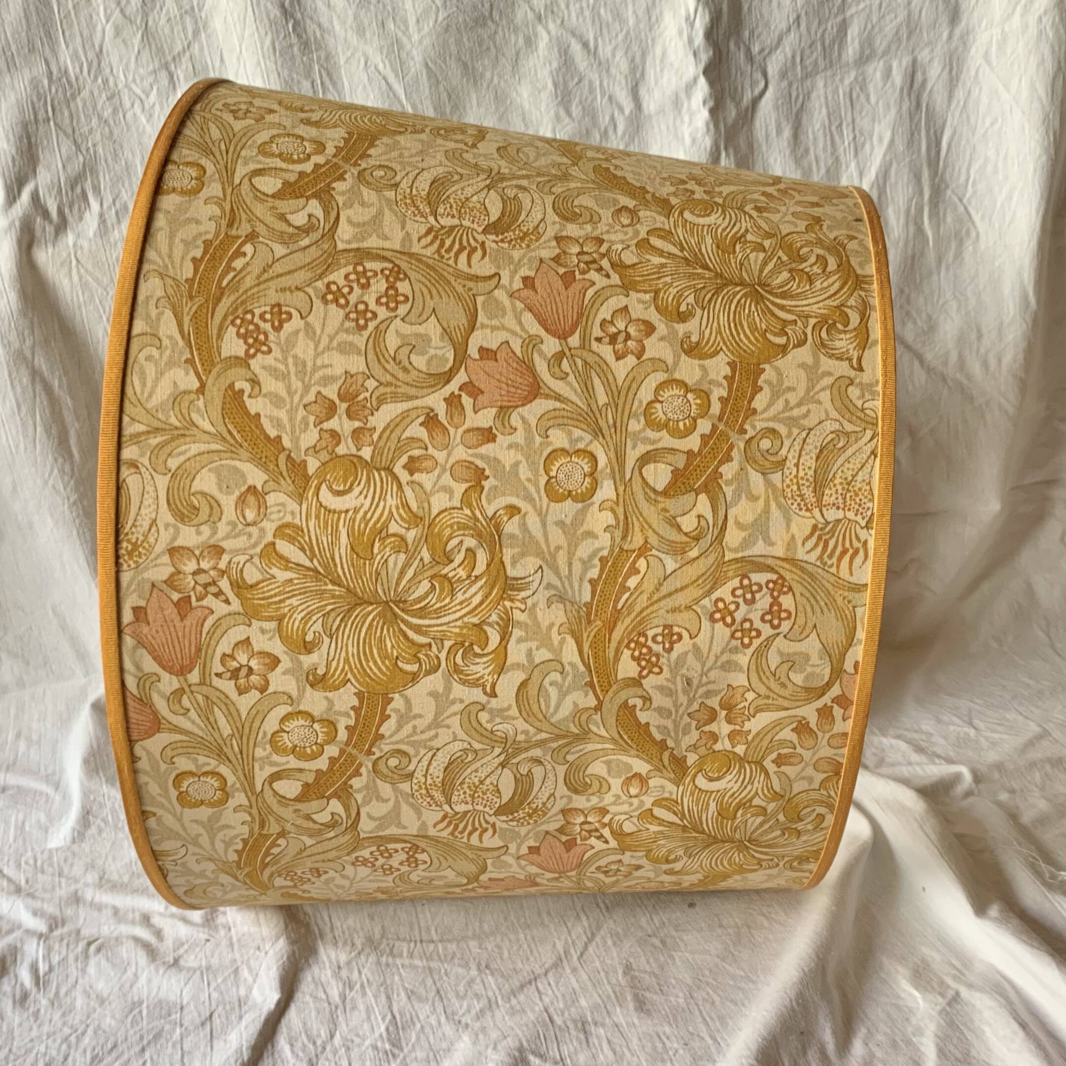 Large vintage lampshade - floral decor - 40 x 37 cm