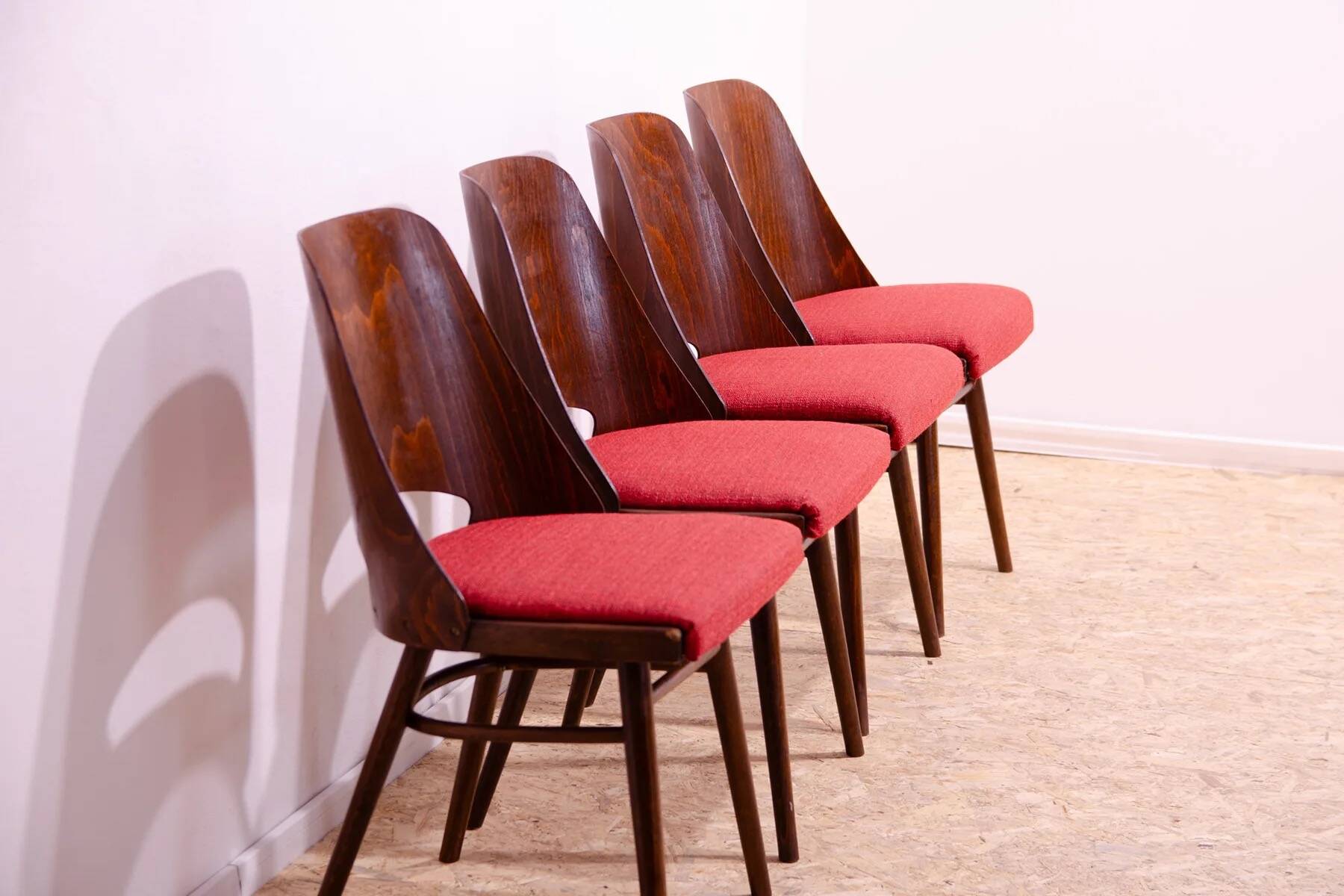 Chaises de salle à manger vintage par Radomír Hofman, années 1960, ensemble de 4