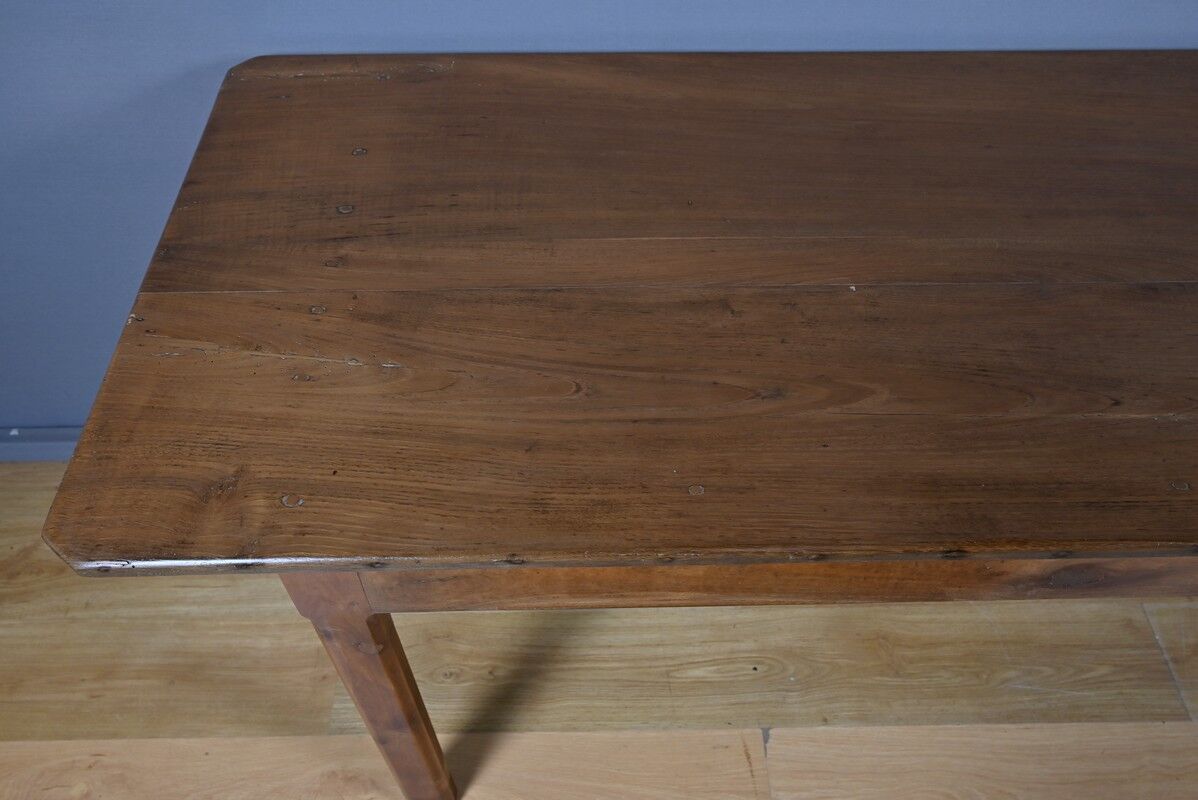 Chestnut farmhouse table, 8 to 10 covers – late 19th century