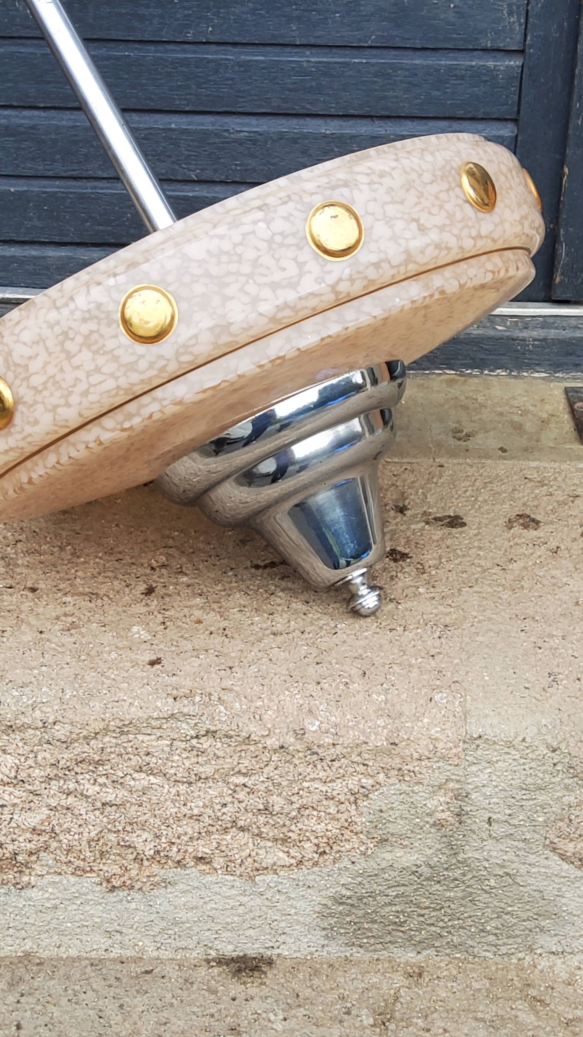 1930s Art Deco chandelier in glass and chromed metal