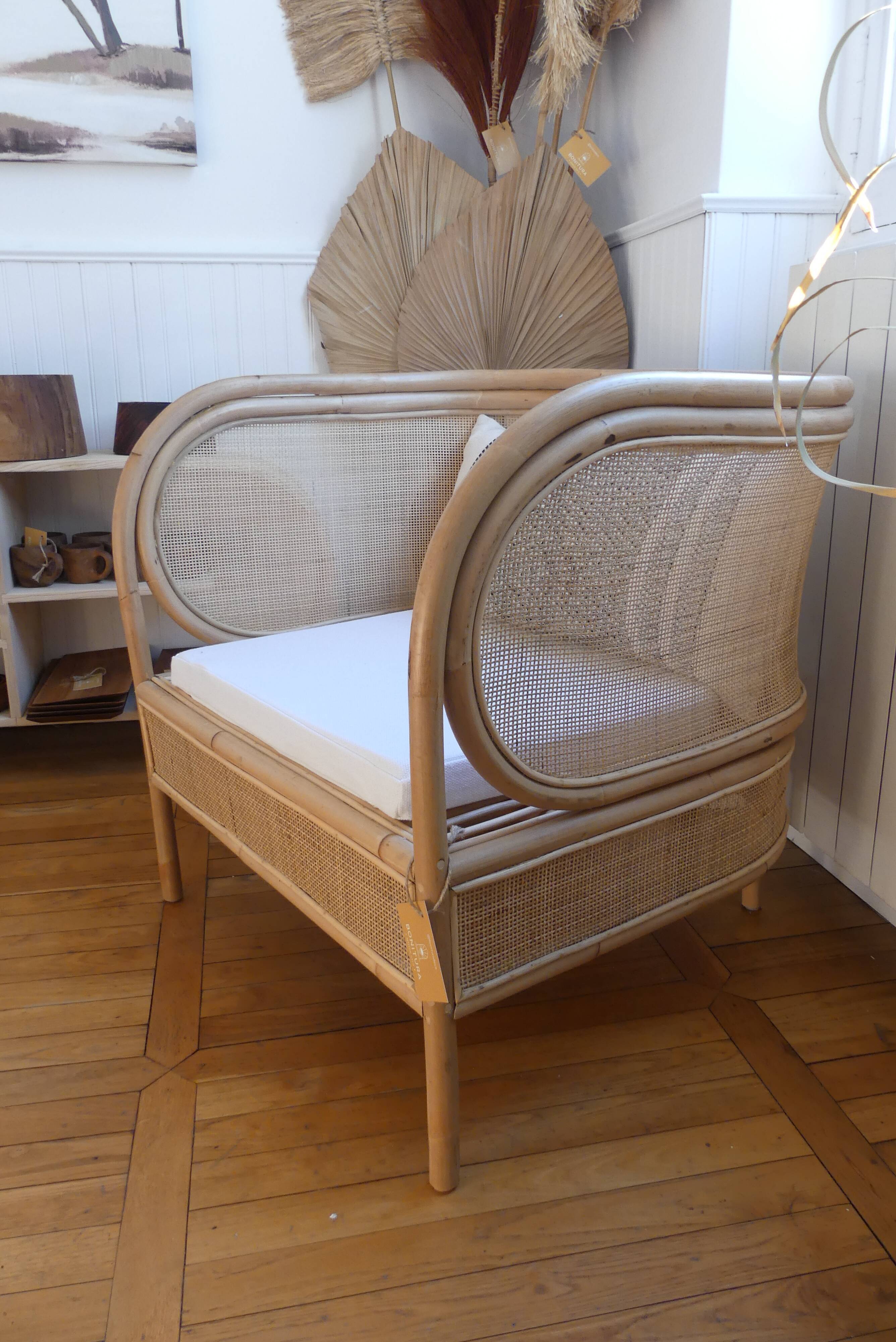 rattan armchair and canning of Balî