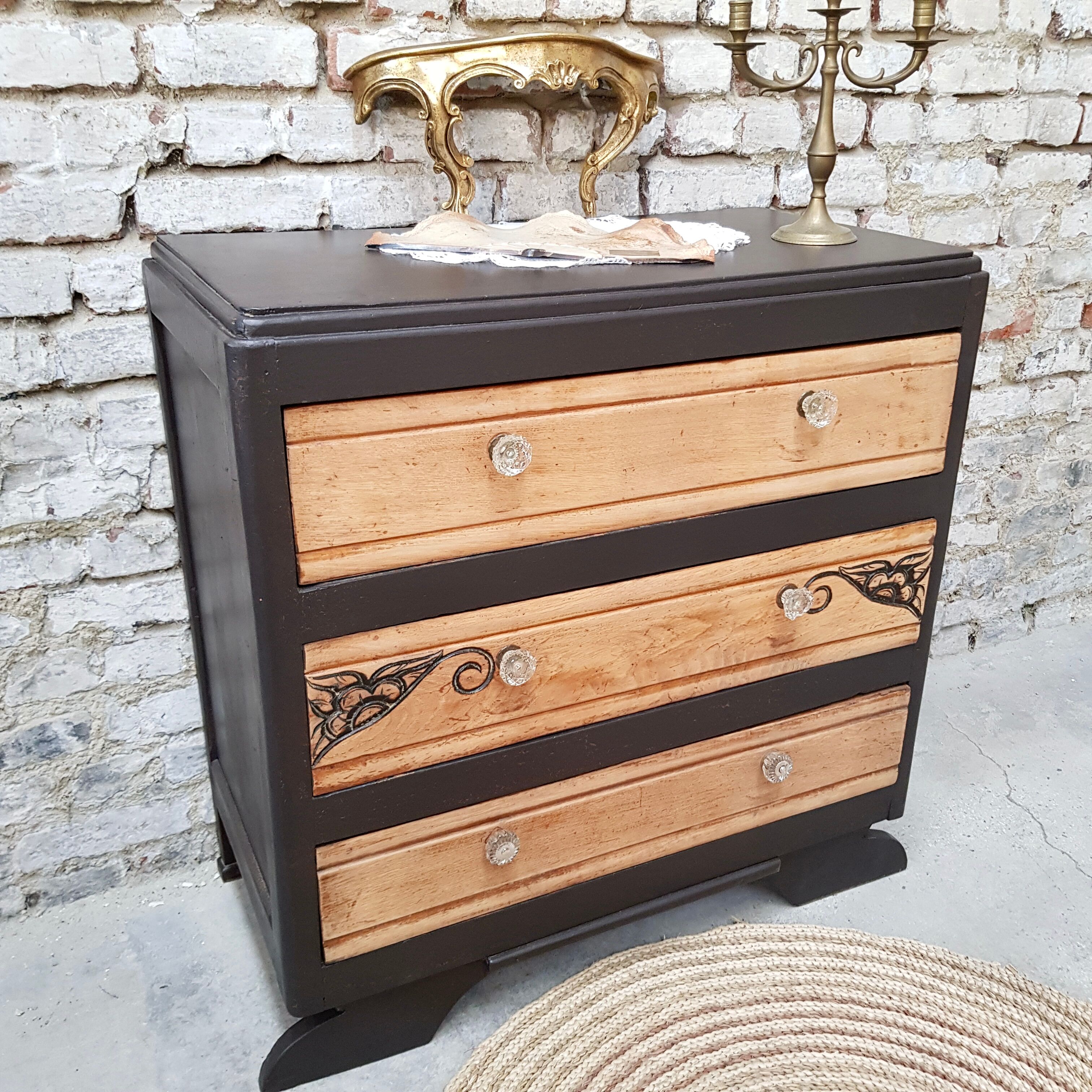 Art Deco chest of drawers