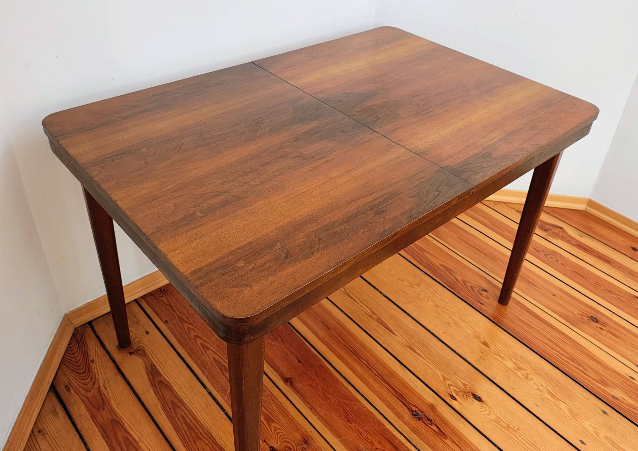 Czechoslovakian Extendable Table by Jindřich Halabala for UP Závody, 1950s