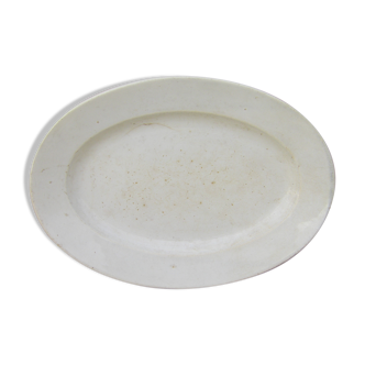 Plat ovale en faience ancienne